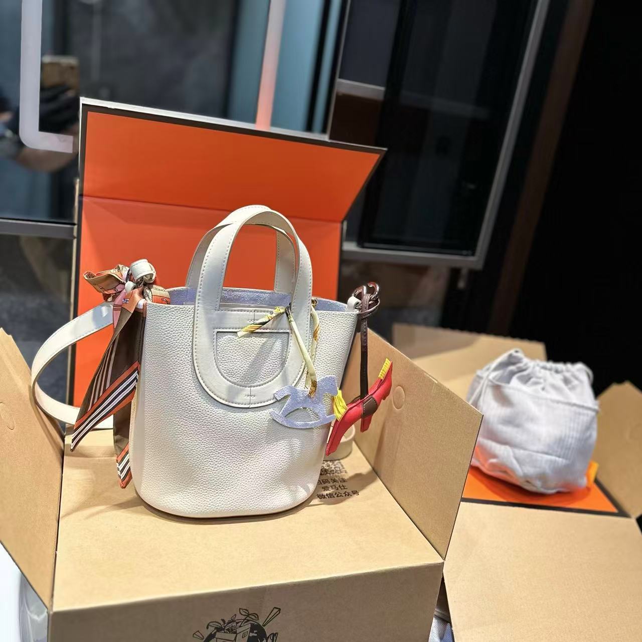 HERME5 ゴールドバックル ピッグノーズ ハンドバッグ【50％割引+送料無料】