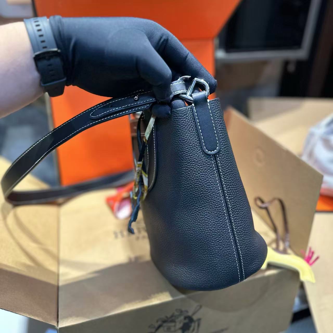 HERME5 ゴールドバックル ピッグノーズ ハンドバッグ【50％割引+送料無料】