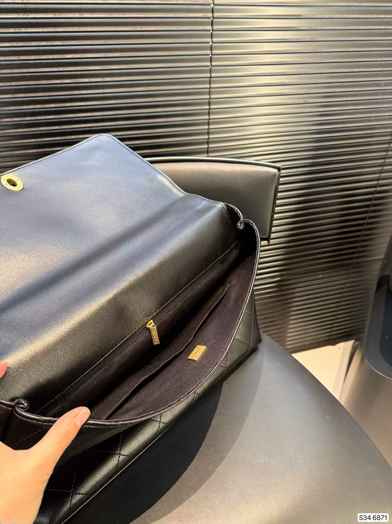 CHANE1 ゴールドバックル トートフラップバッグ【50％割引+送料無料】