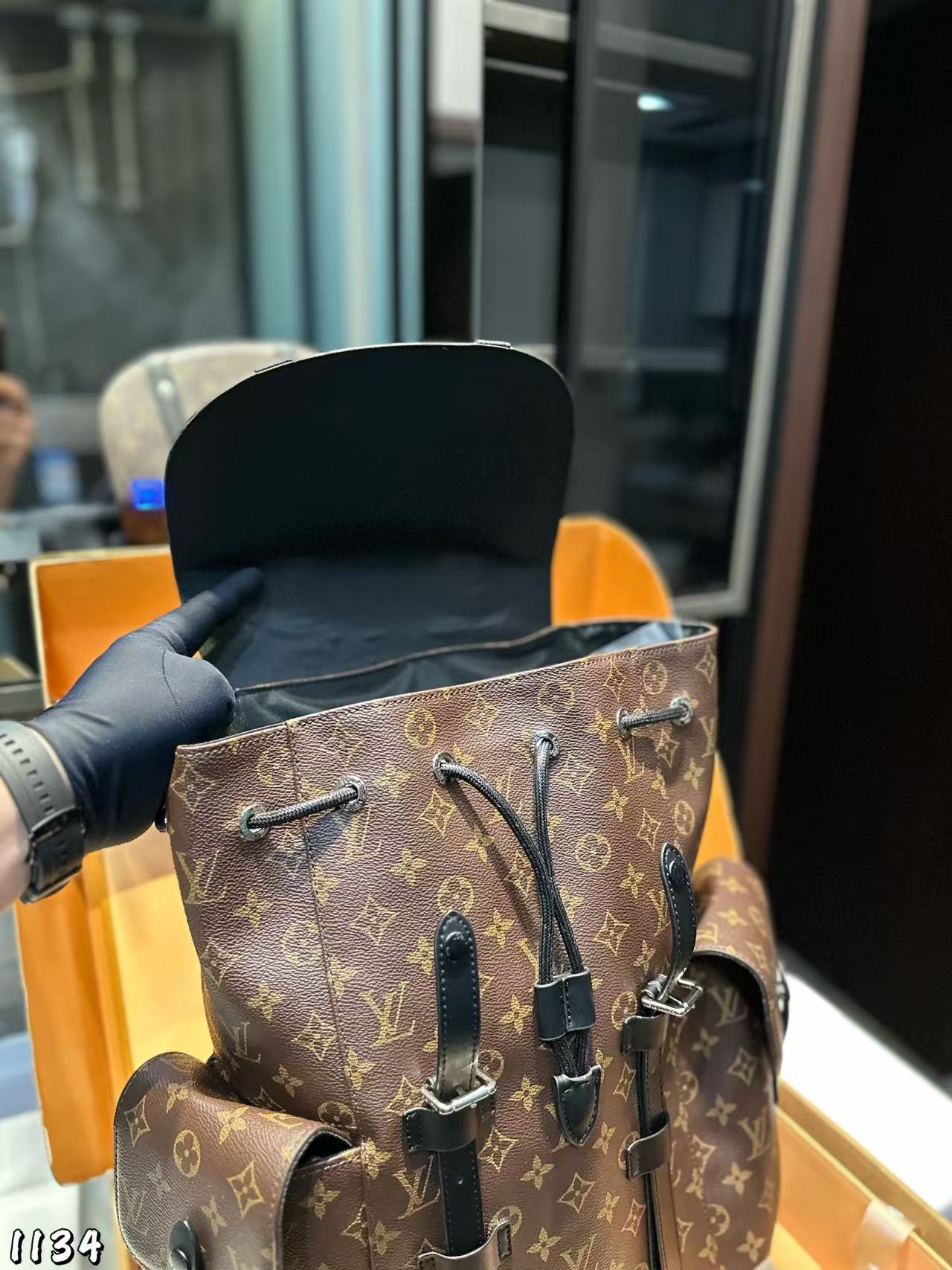 LV 大容量メンズバックパック【50％割引+送料無料】