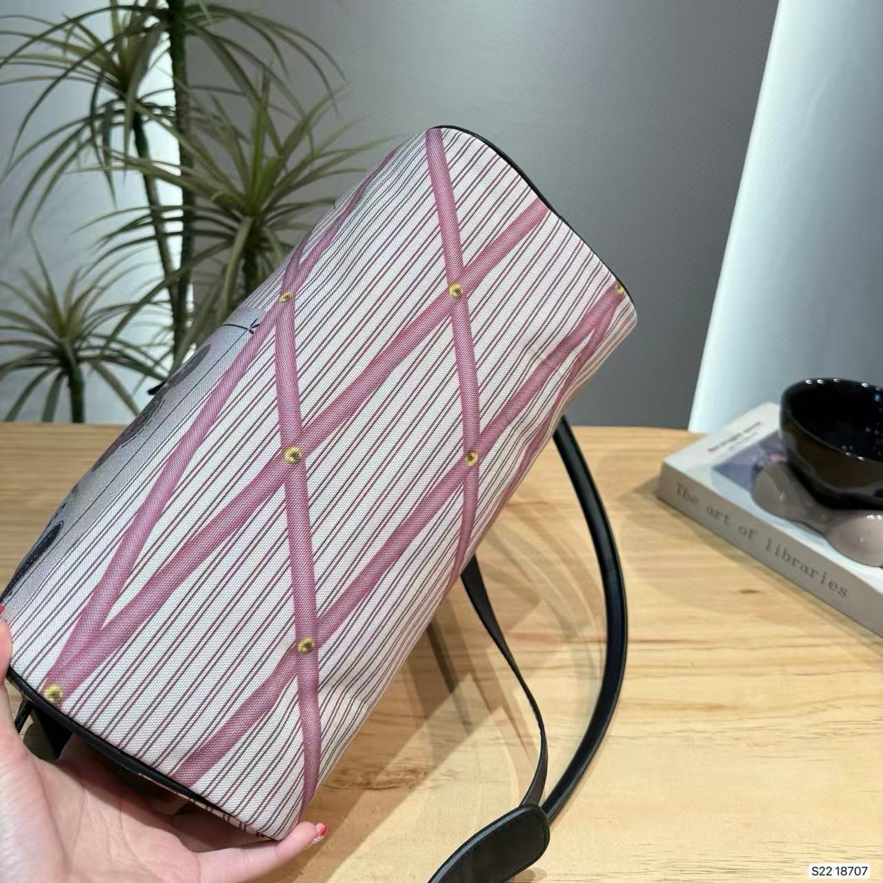 LVプリントハンドバッグ【50％割引+送料無料】