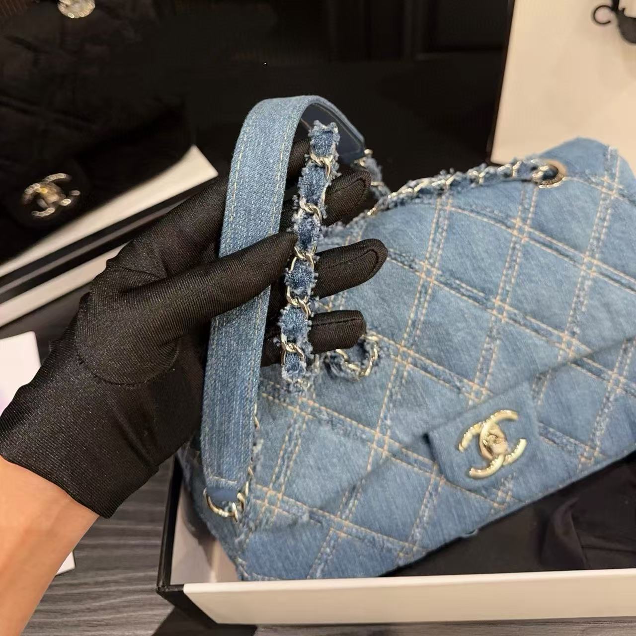 CHANE1 デニムチェーンショルダーバッグ【50％割引+送料無料】