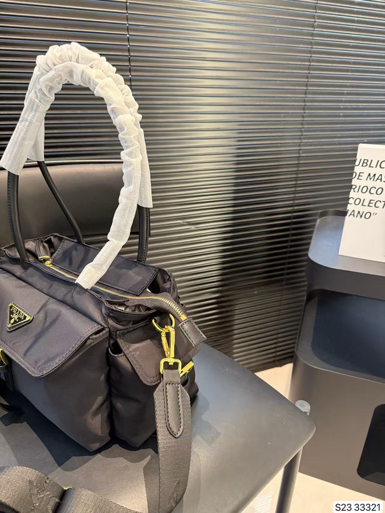 PR4DA ナイロンカメラバッグ【50%割引+送料無料】