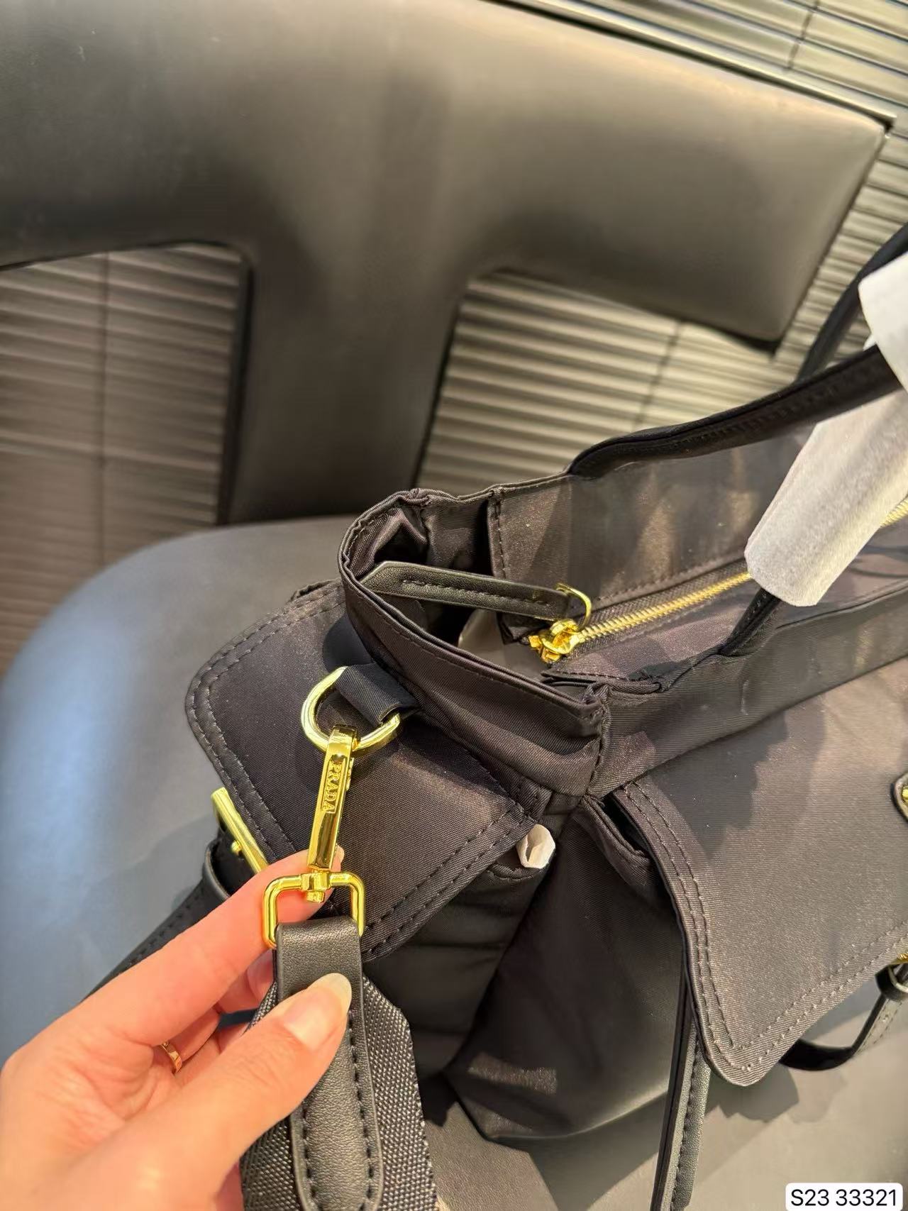 PR4DA ナイロンカメラバッグ【50%割引+送料無料】