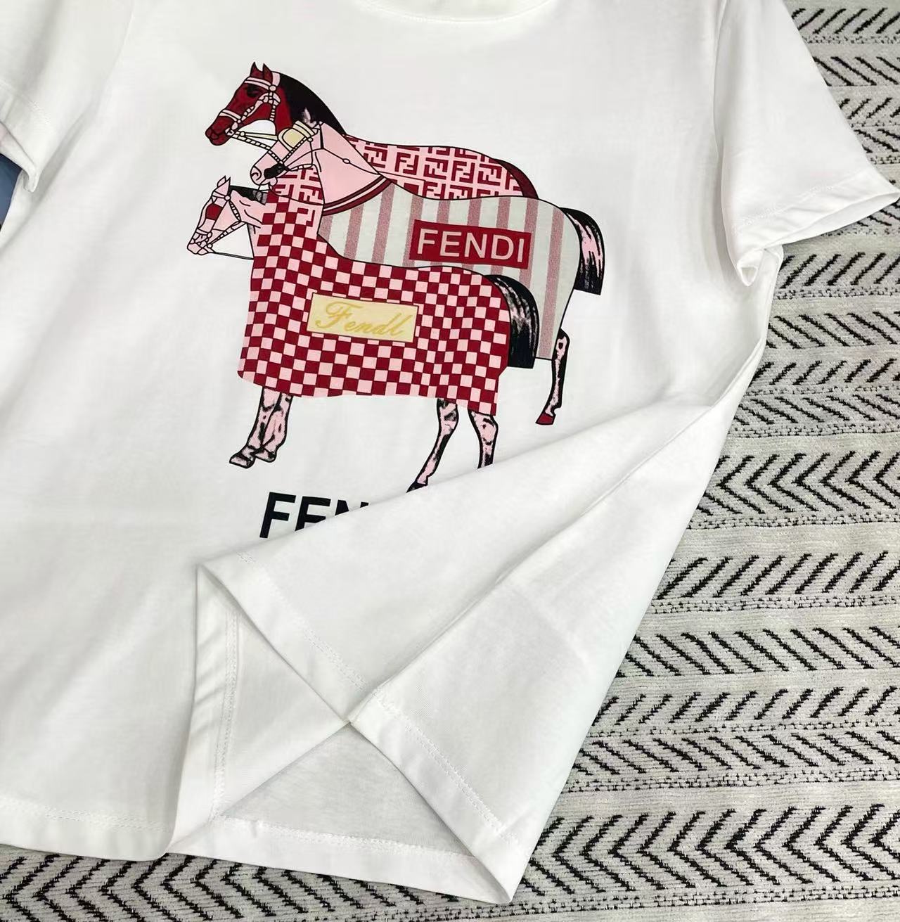 FEND1 ポニー＆レタープリントTシャツ【50％割引+送料無料】