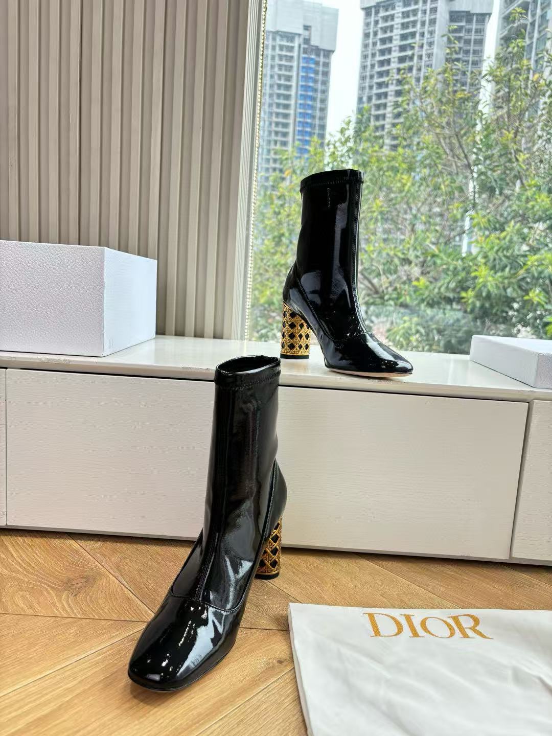 DIOR 高品質ミニマリストパテントレザーハイヒールアンクルブーツ【50%割引+送料無料】