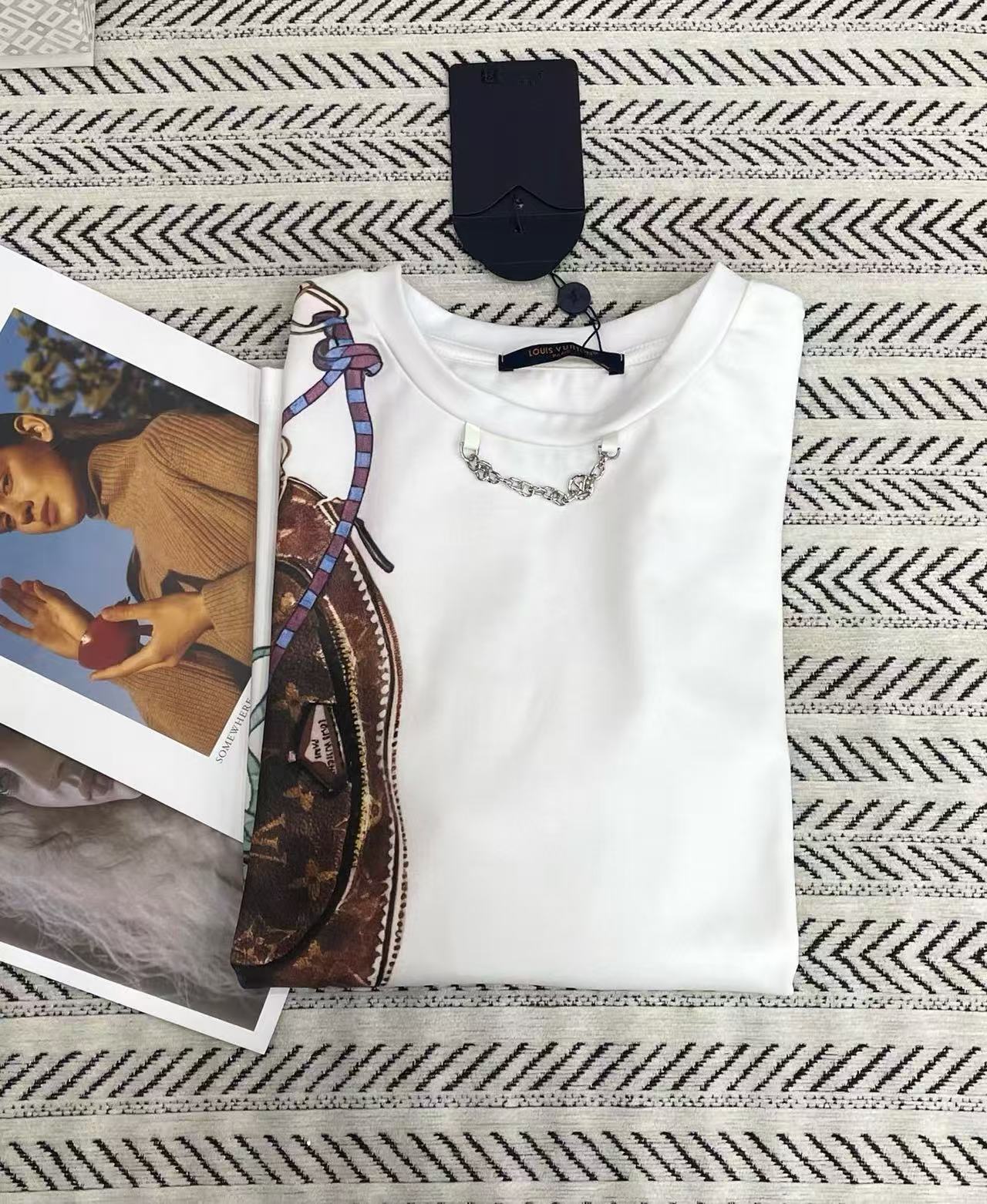 LVチェーンプリントレターTシャツ【50%割引+送料無料】