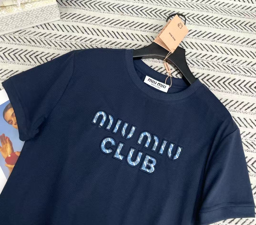 M1UM1U シンプル刺繍レターTシャツ【50％割引+送料無料】