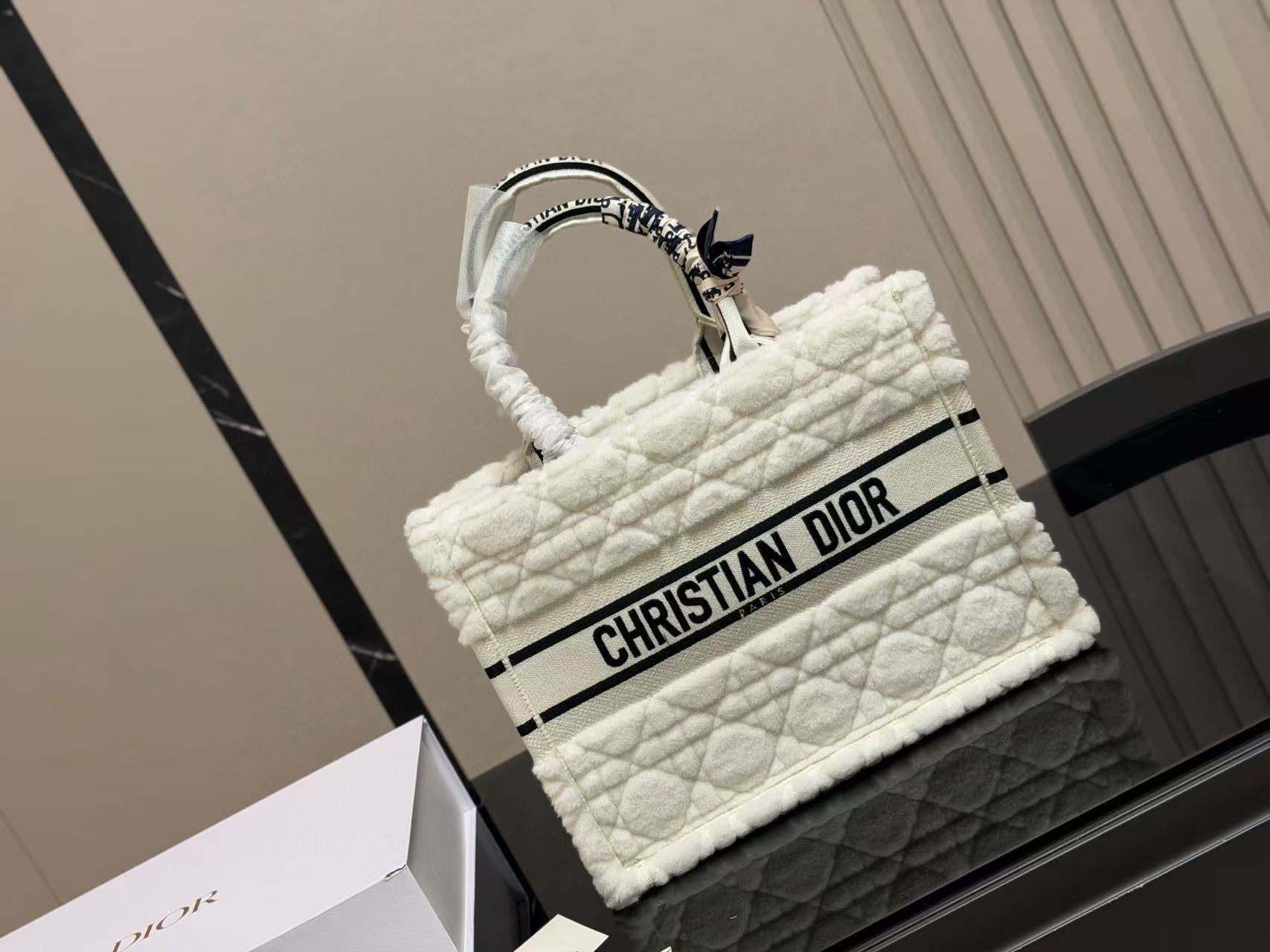 DI0Rウールレタートートバッグ【50％割引+送料無料】