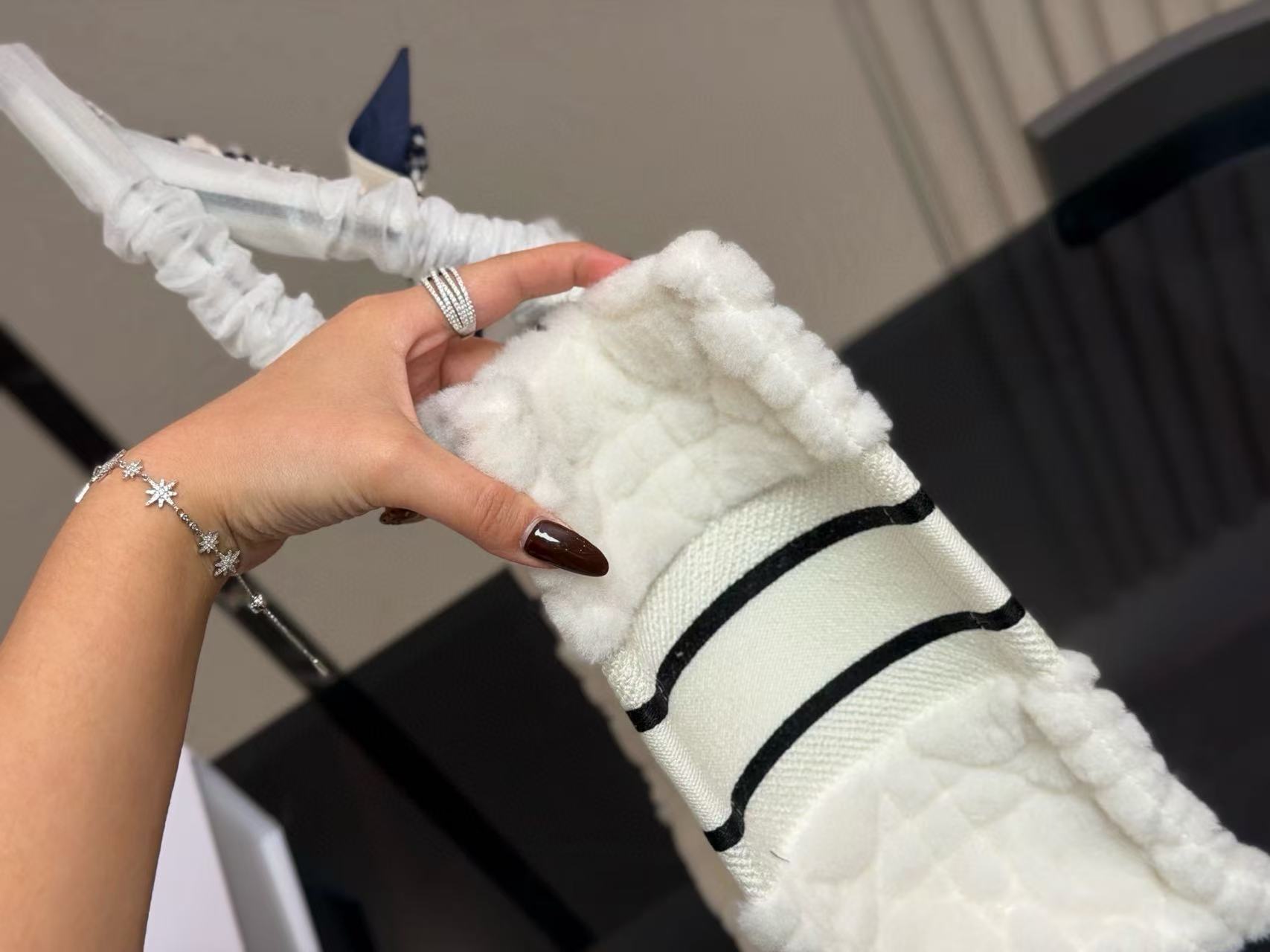 DI0Rウールレタートートバッグ【50％割引+送料無料】