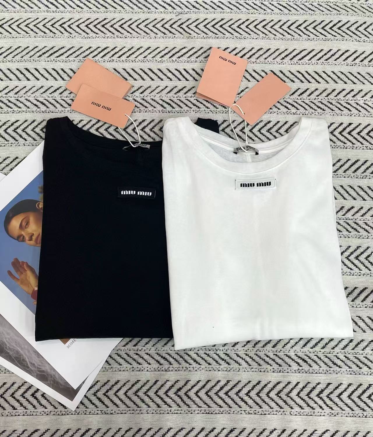 M1UM1U シンプルレター ロングスリーブTシャツ【50％割引+送料無料】