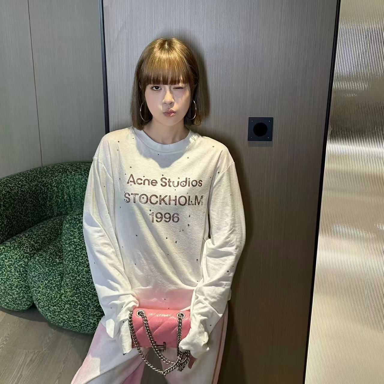 Acne Studiosシンプルな文字の長袖Tシャツ【50%割引+送料無料】