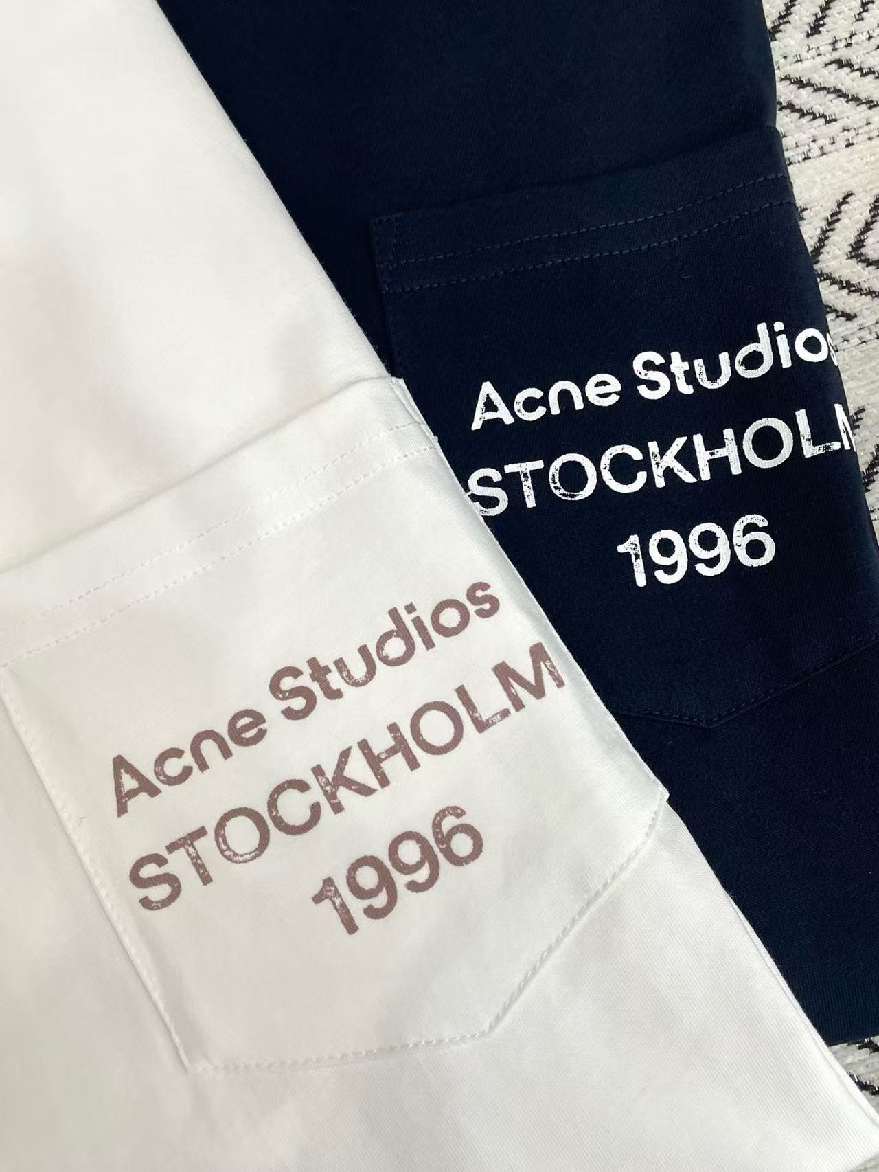 Acne StudioポケットレターロングスリーブTシャツ【50%割引+送料無料】