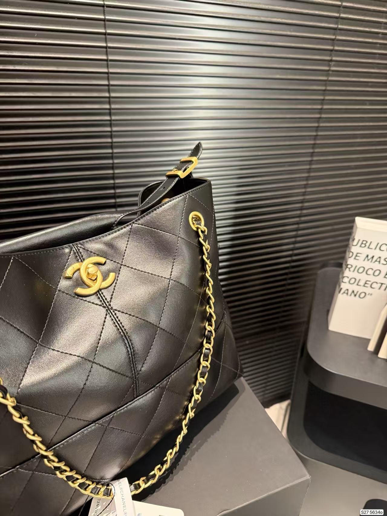 CHANE1レザーチェーンバッグ【50％割引+送料無料】