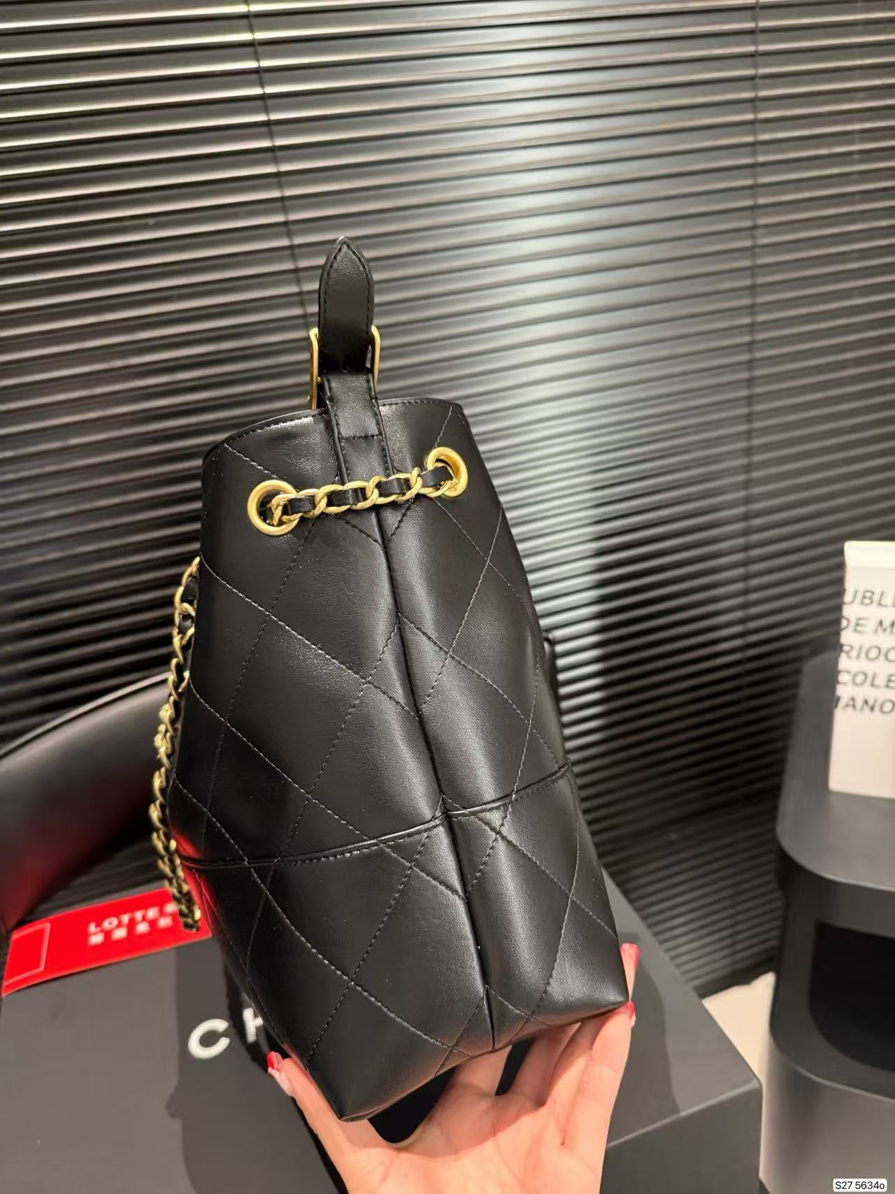 CHANE1レザーチェーンバッグ【50％割引+送料無料】