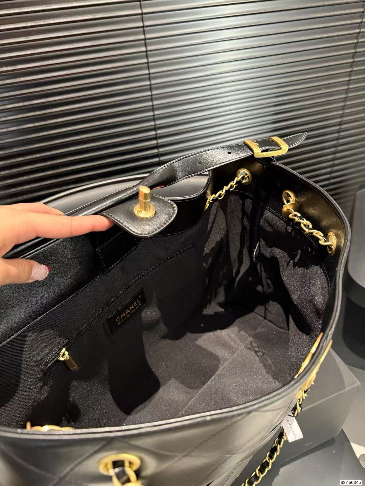 CHANE1レザーチェーンバッグ【50％割引+送料無料】