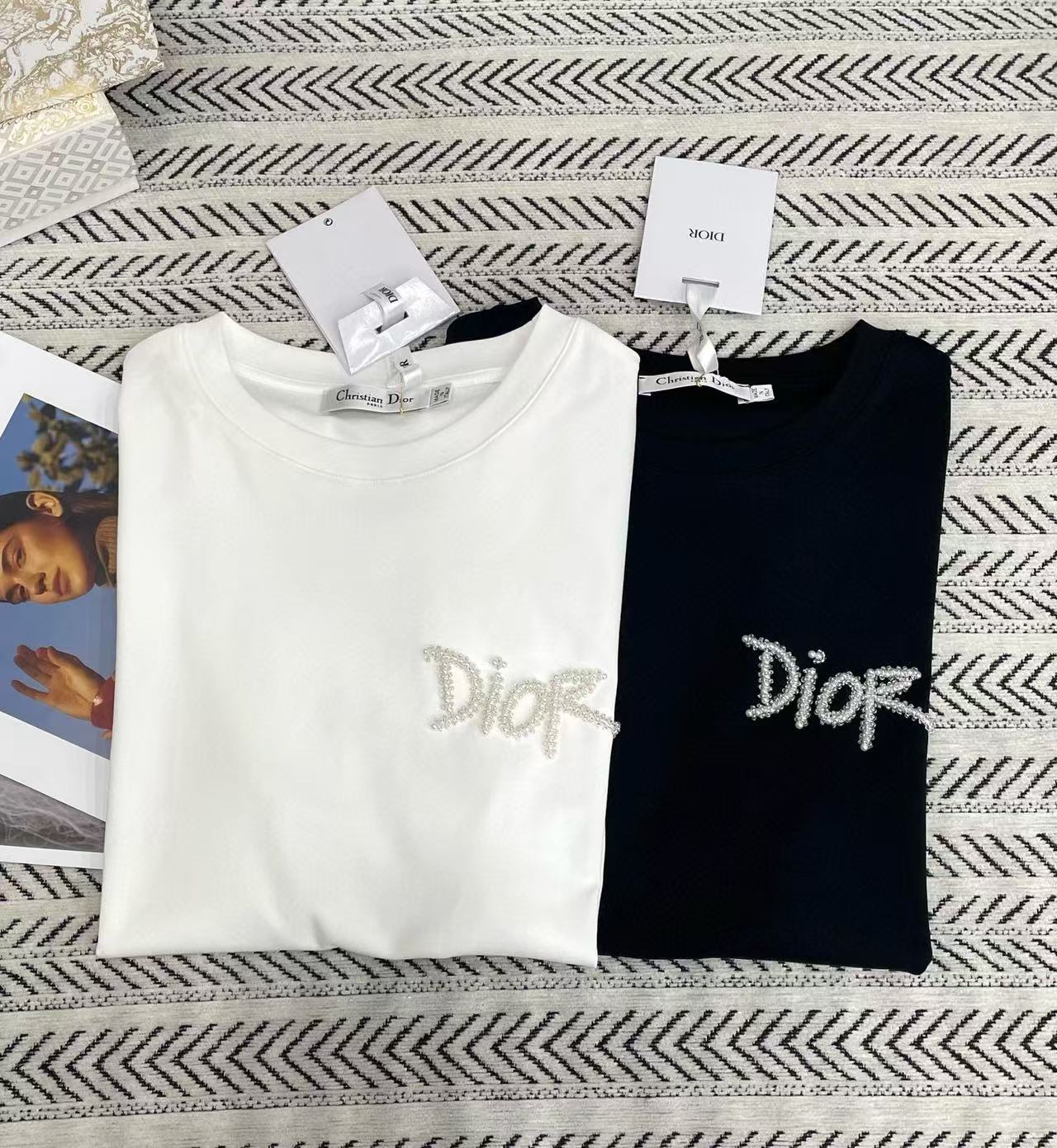 DIOR ビーズレター ミニマリスト Tシャツ【50％割引+送料無料】