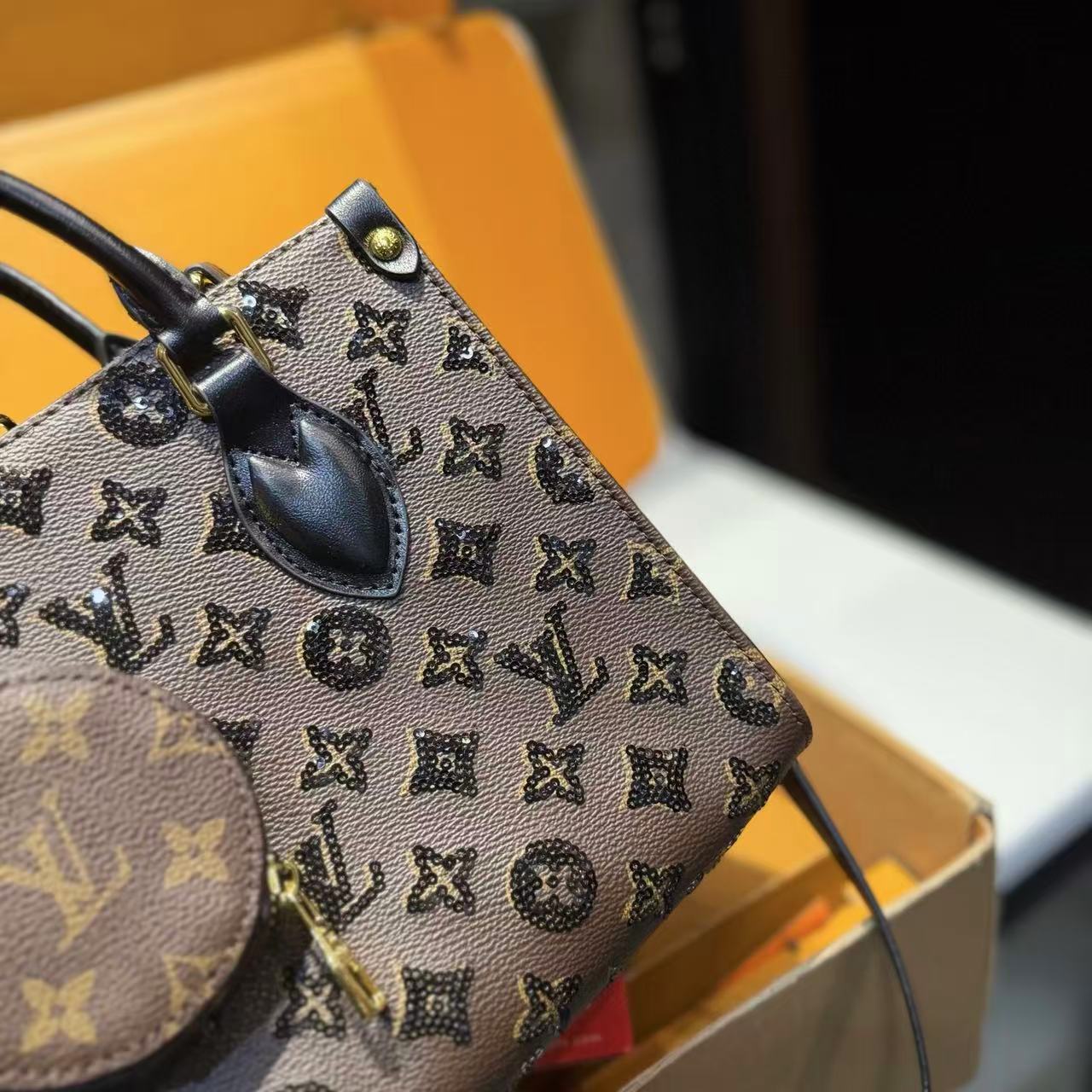 LV Onthegoジャングルトートバッグ【50％割引+送料無料】