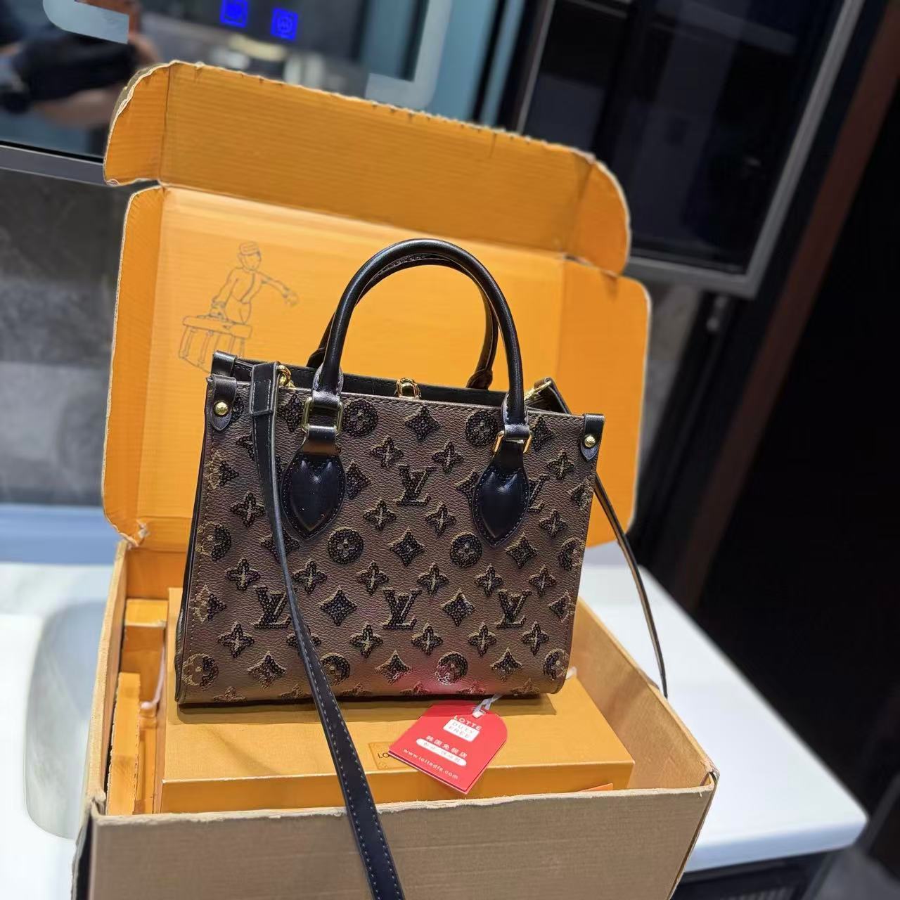 LV Onthegoジャングルトートバッグ【50％割引+送料無料】