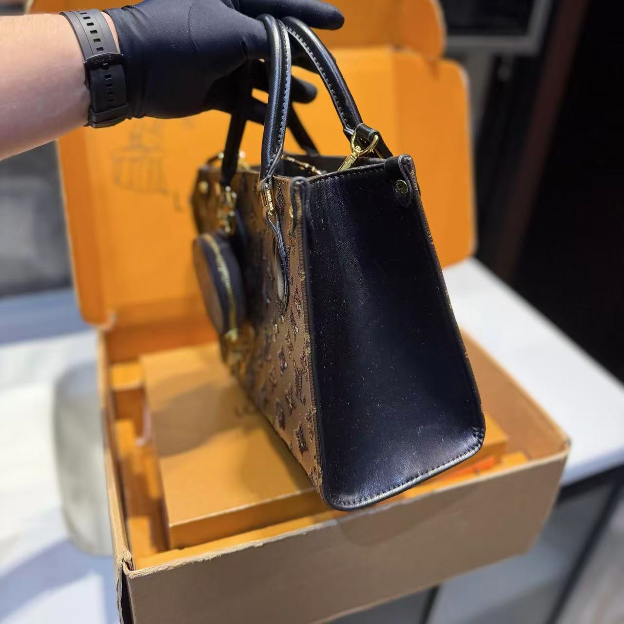 LV Onthegoジャングルトートバッグ【50％割引+送料無料】