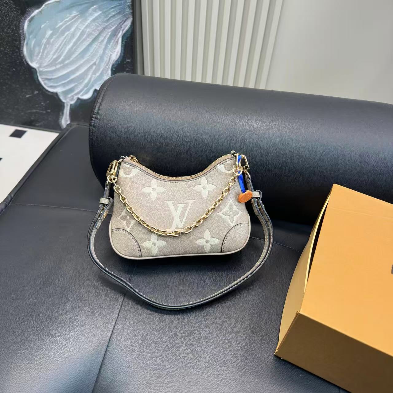 LVチェーンアンダーアームバッグ【50％割引+送料無料】