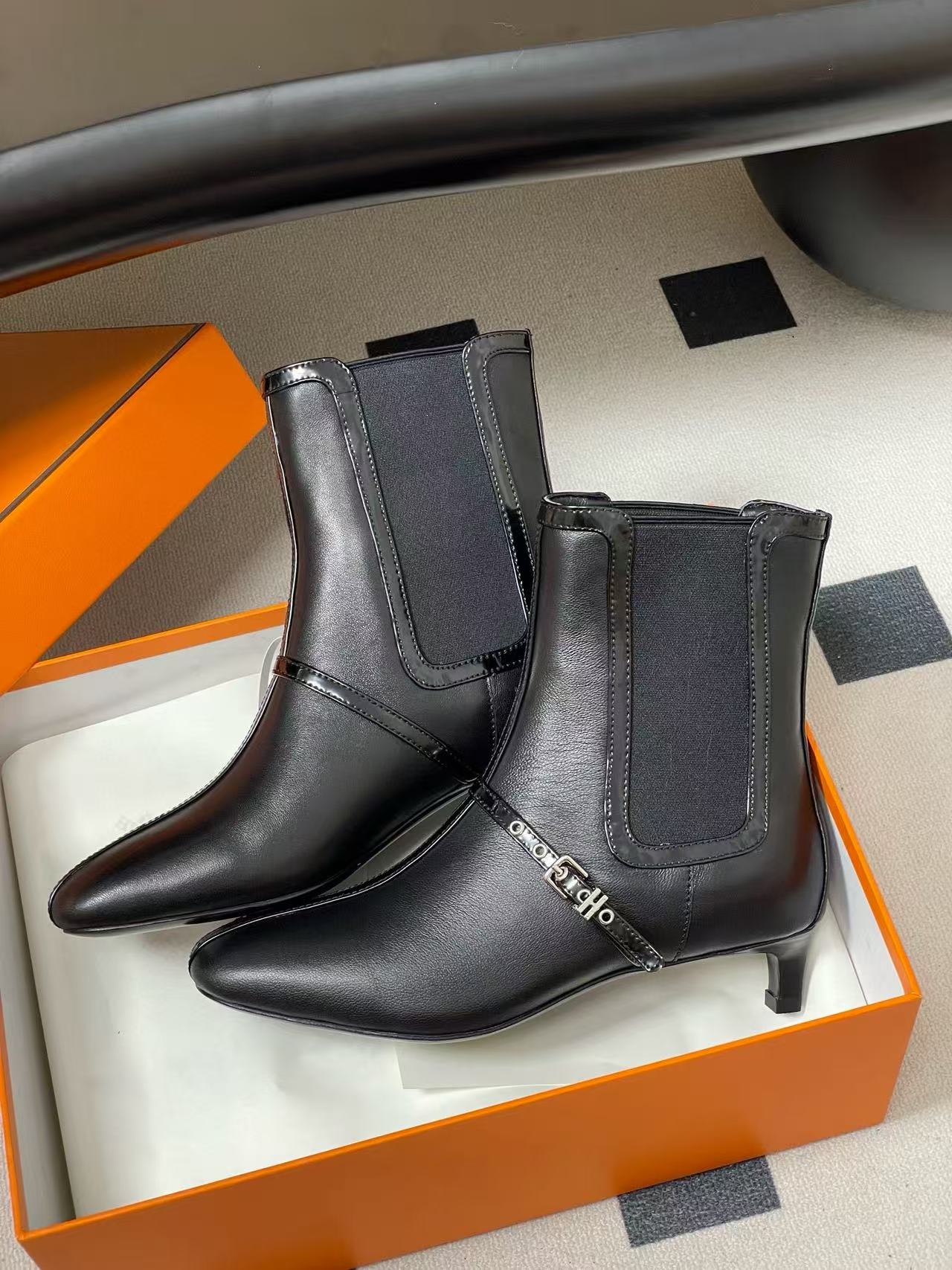 HERME5 高品質ローヒールのアンクルブーツ【50％割引+送料無料】