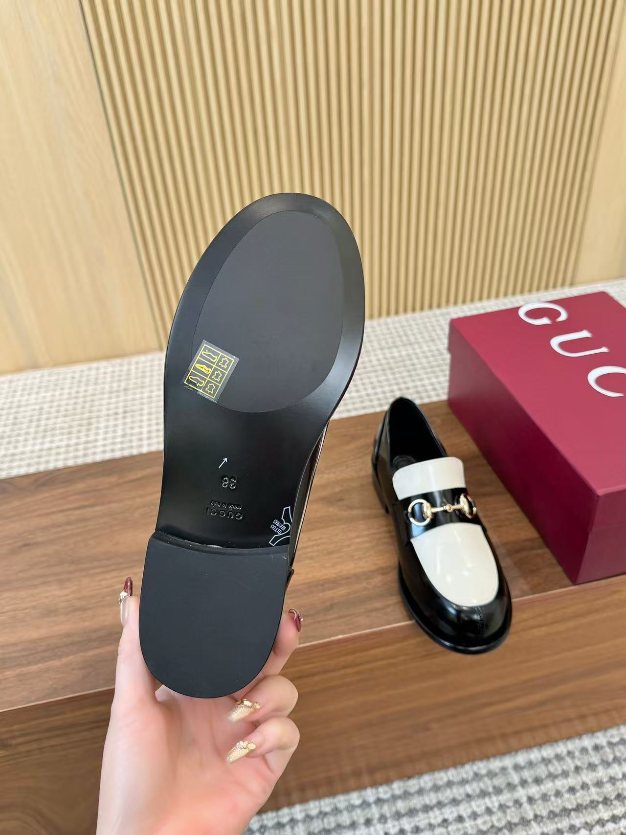 GUCC1 高品質シープスキン厚底フラットシューズ【50％割引+送料無料】