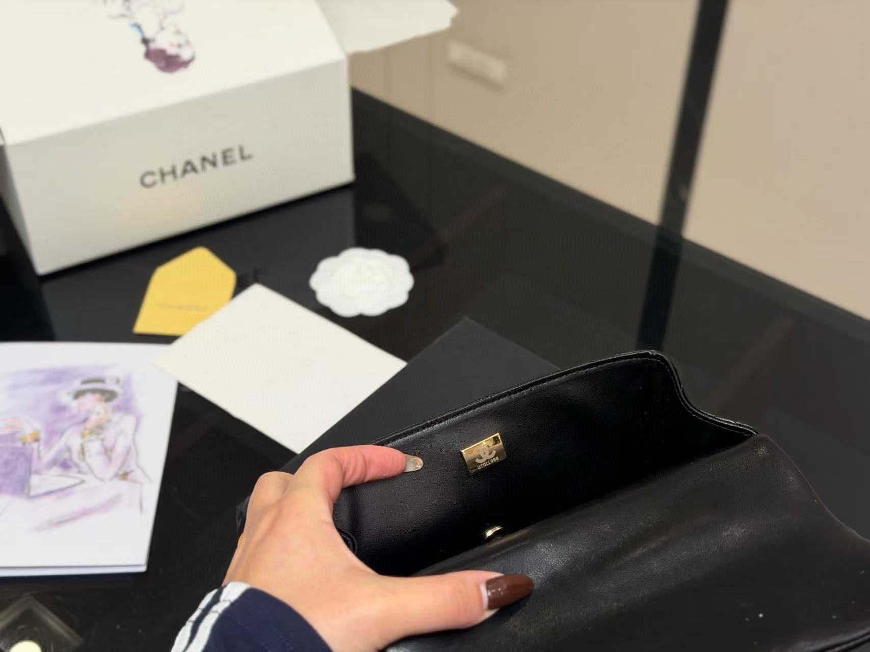 CHANE1 チェーンハンドバッグ【50％割引+送料無料】