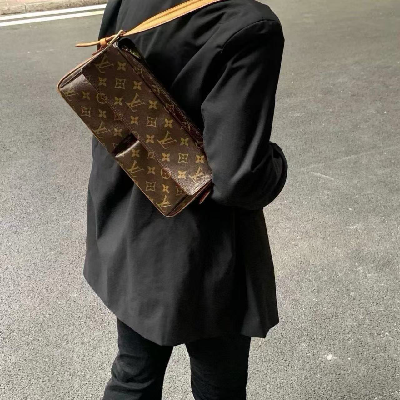 LVプリントのアンダーアームバッグ【50％割引+送料無料】