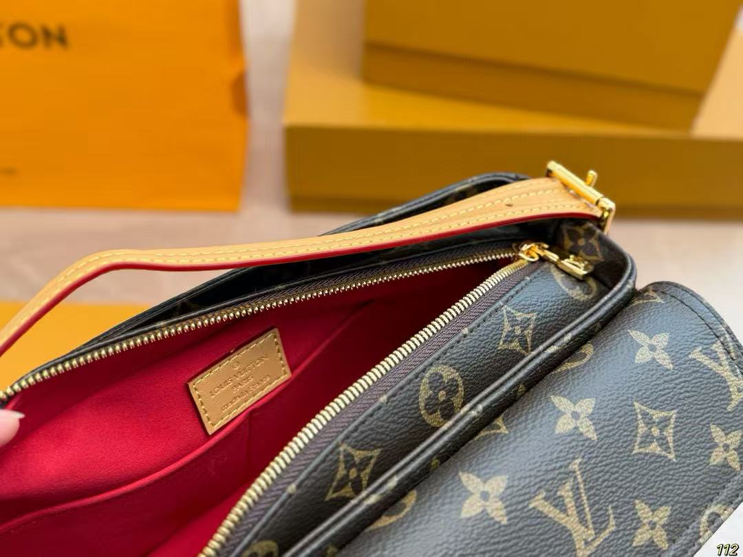 LVプリントのアンダーアームバッグ【50％割引+送料無料】