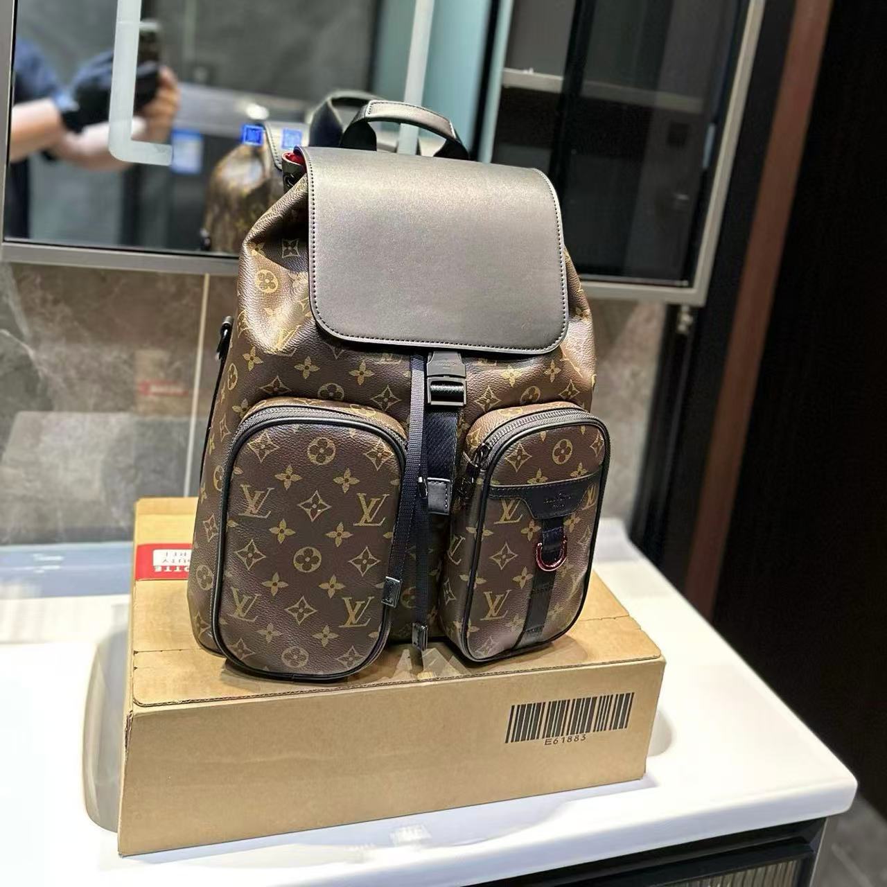 LV メンズ バックパック【50％割引+送料無料】