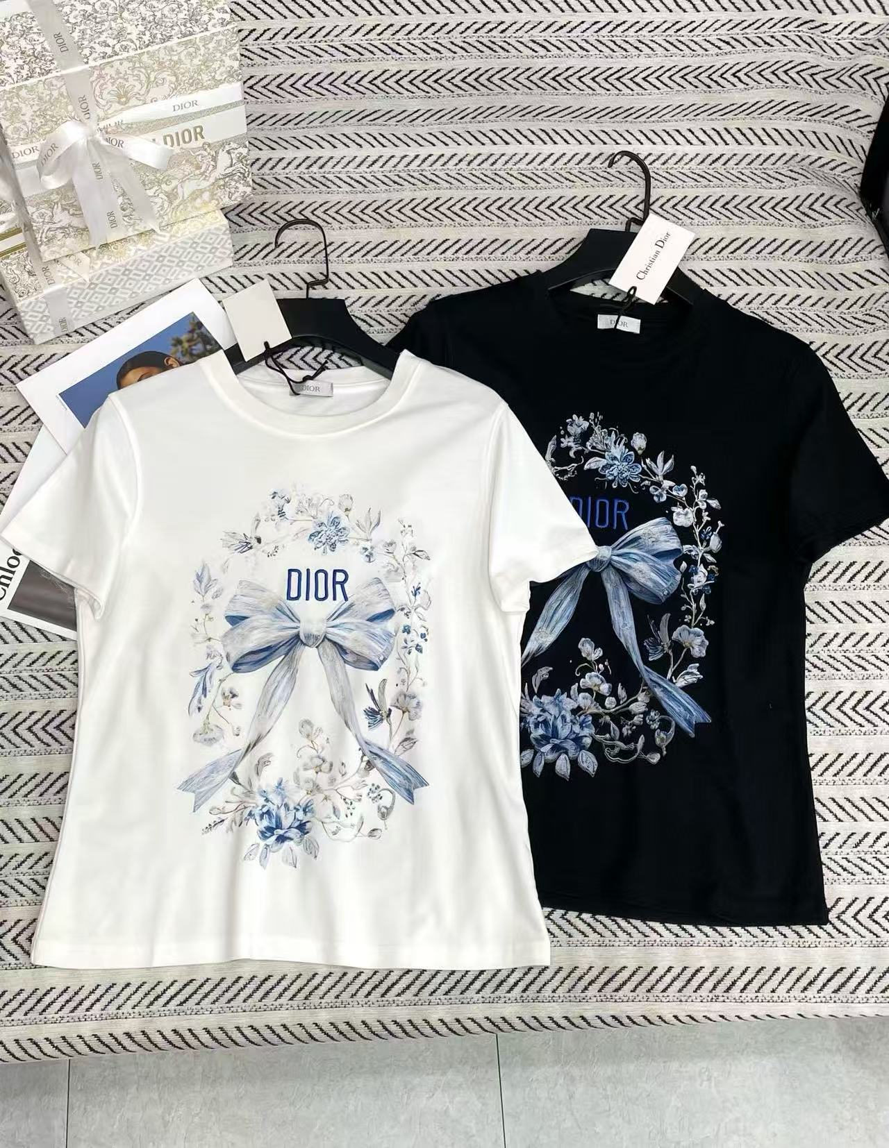 DIOR ボウエンブロイダリーレターTシャツ【50％割引+送料無料】