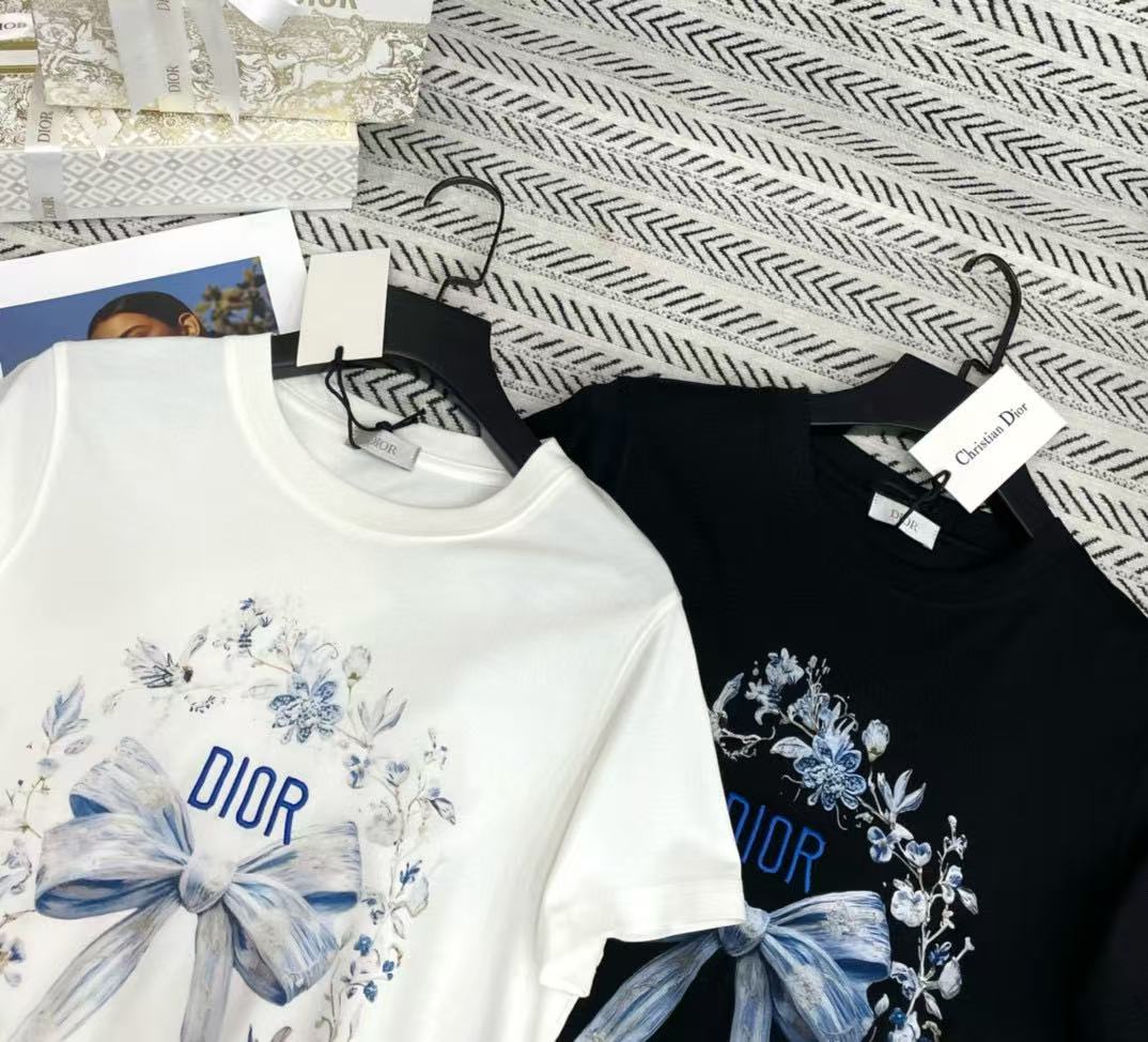 DIOR ボウエンブロイダリーレターTシャツ【50％割引+送料無料】