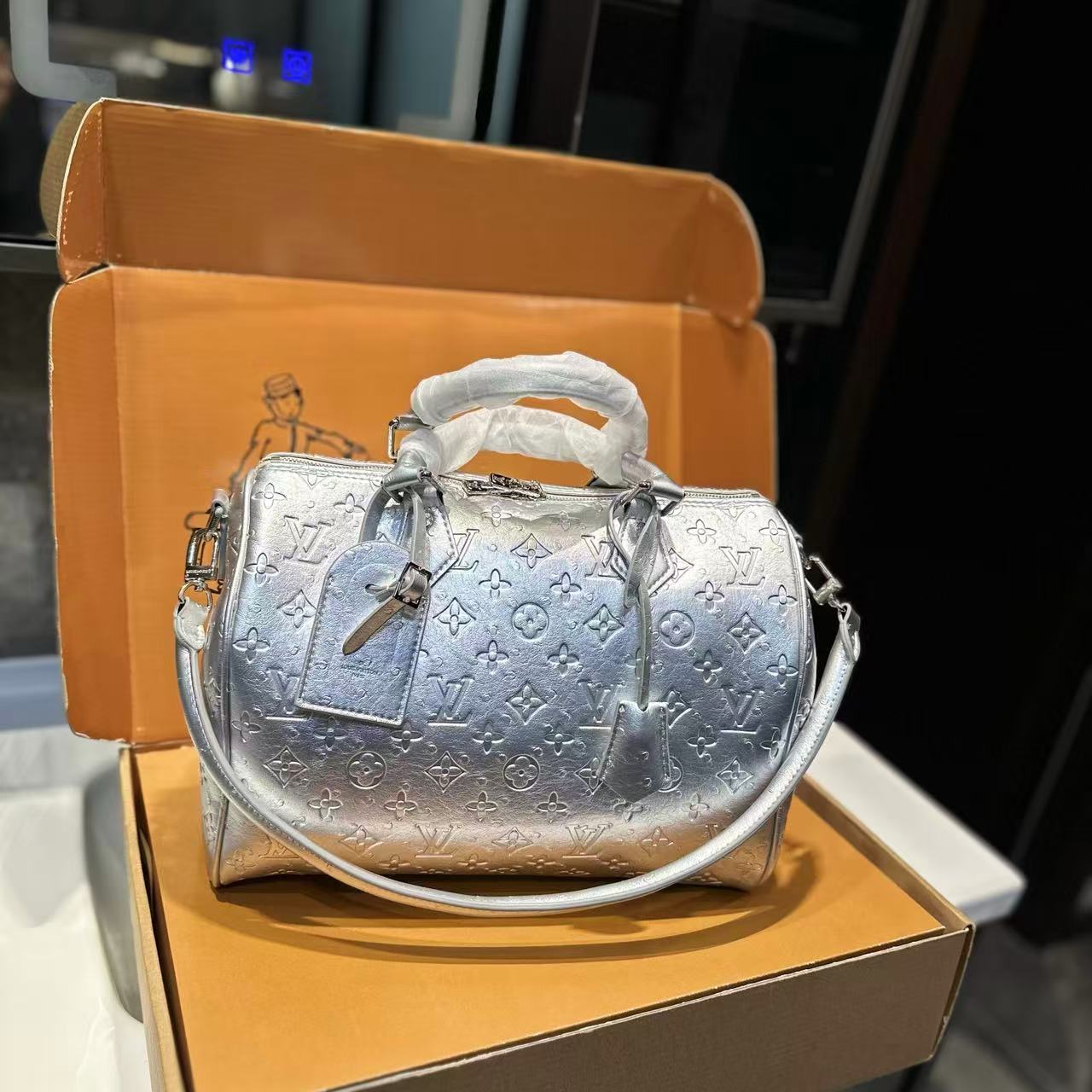 LVエンボスハンドバッグ【50％割引+送料無料】