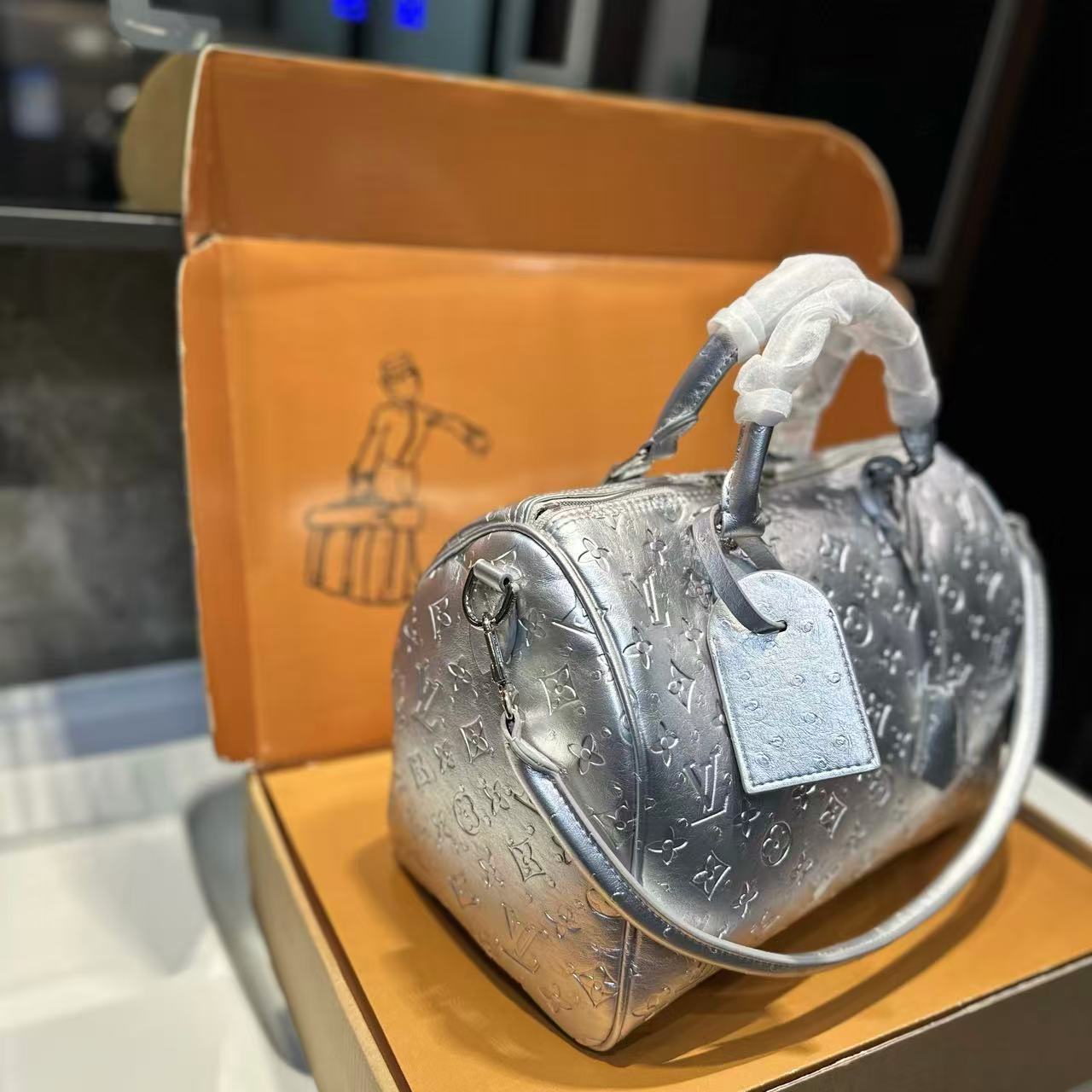 LVエンボスハンドバッグ【50％割引+送料無料】