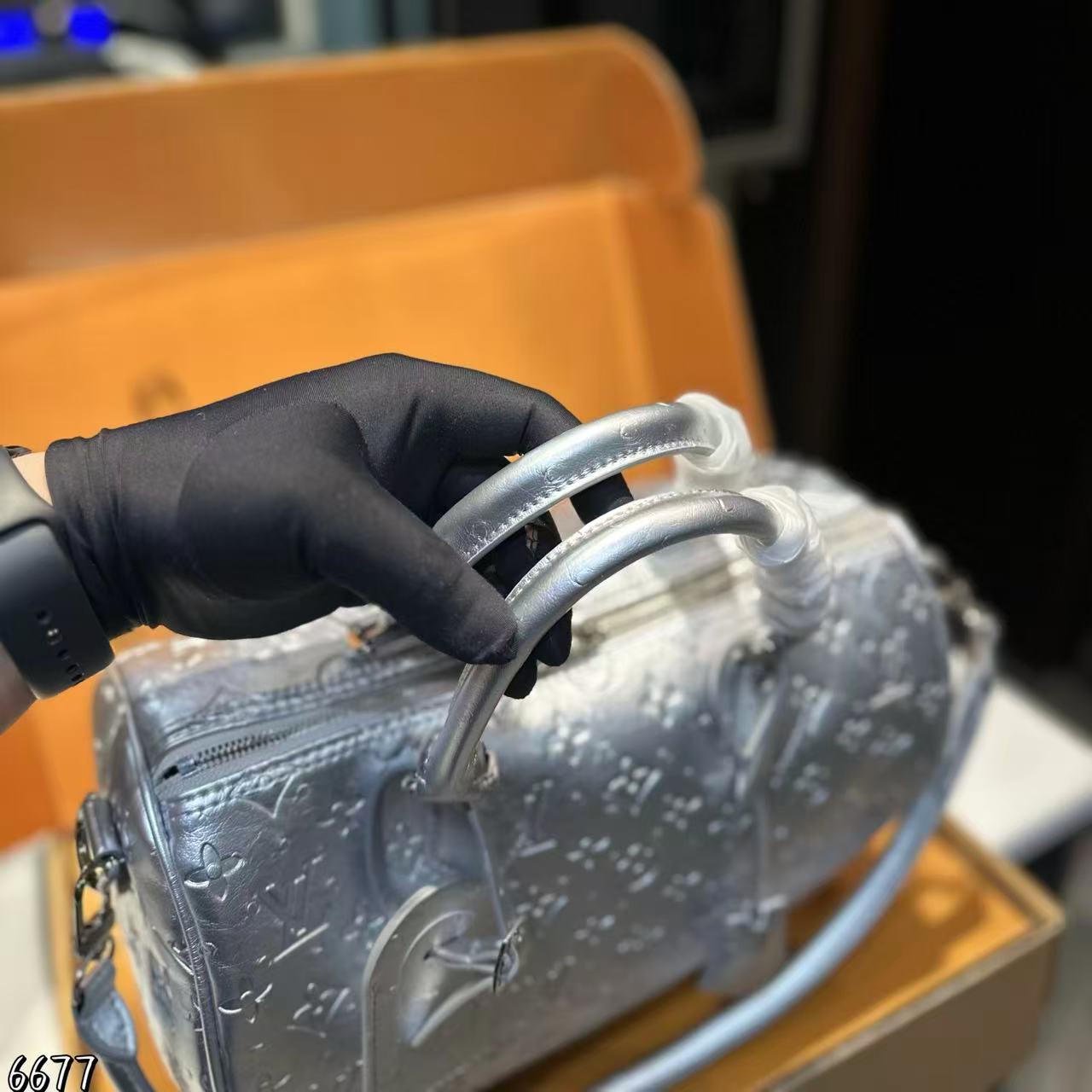 LVエンボスハンドバッグ【50％割引+送料無料】