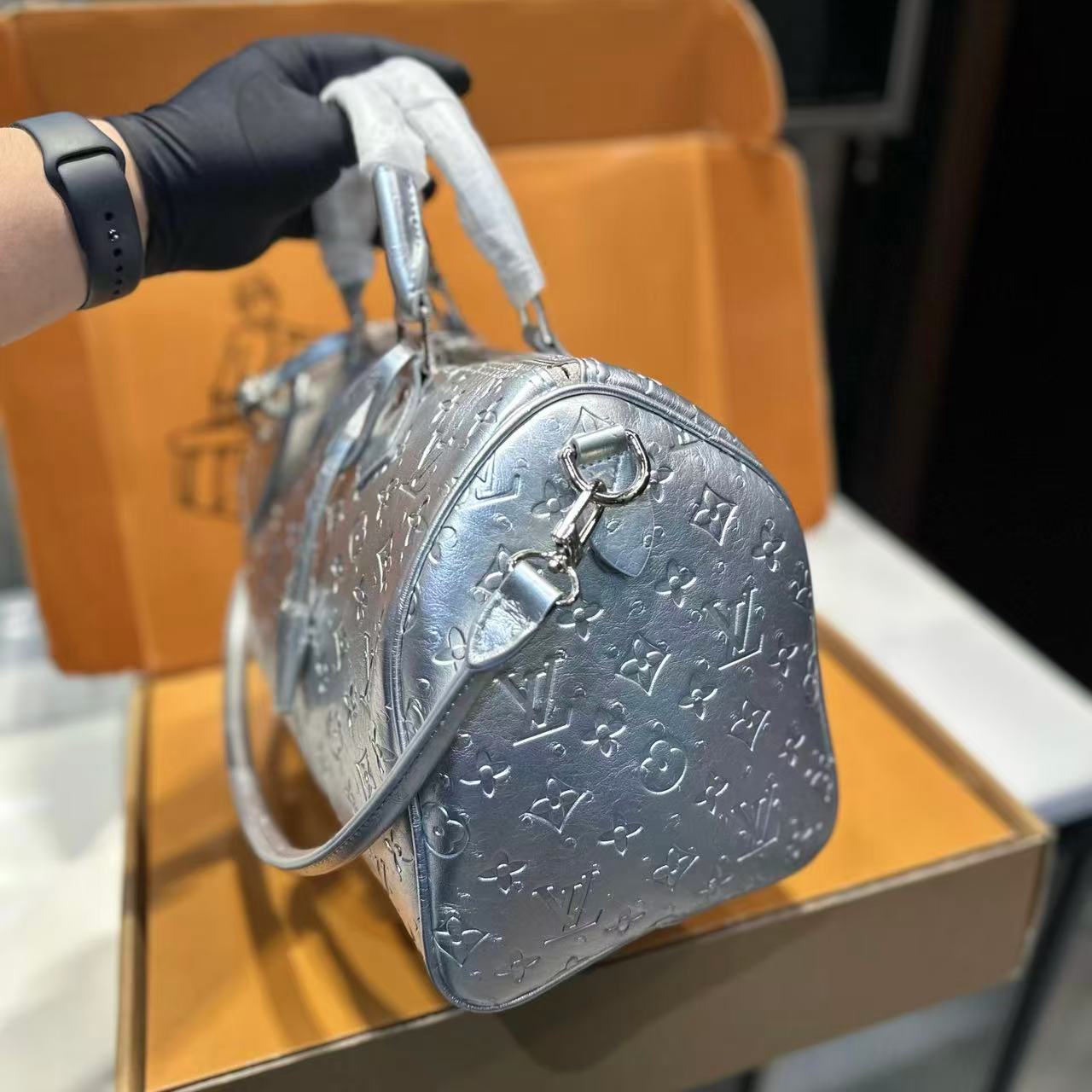 LVエンボスハンドバッグ【50％割引+送料無料】