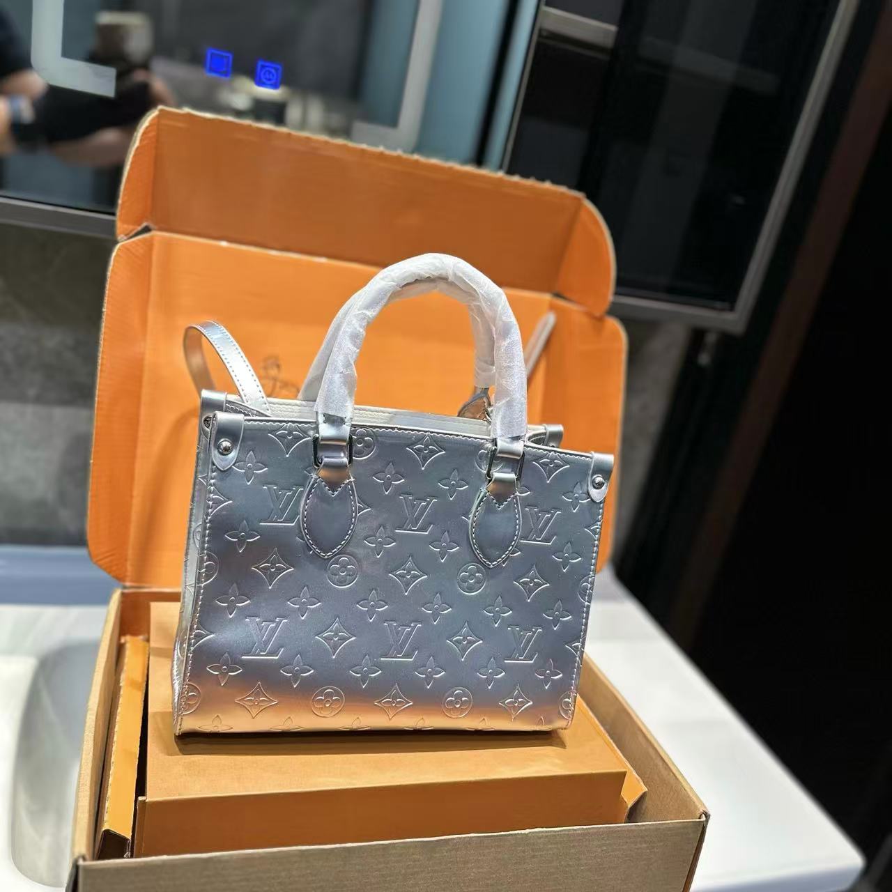 LVパテントレザーハンドバッグ【50％割引+送料無料】