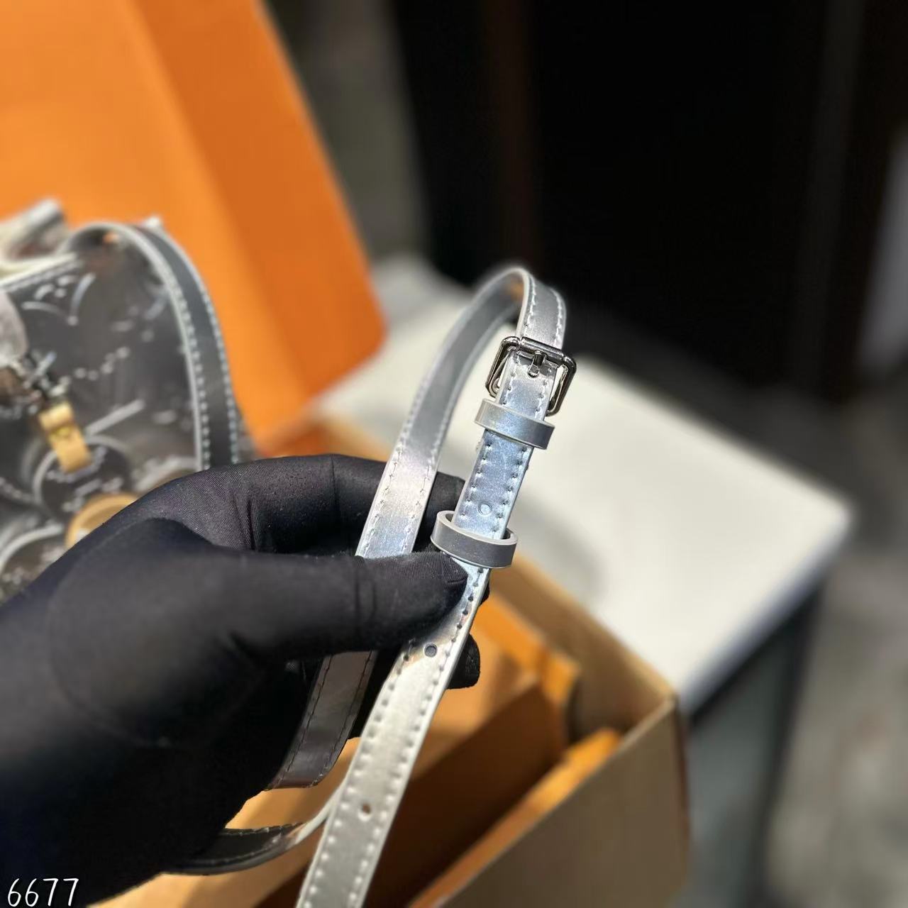 LVパテントレザーハンドバッグ【50％割引+送料無料】