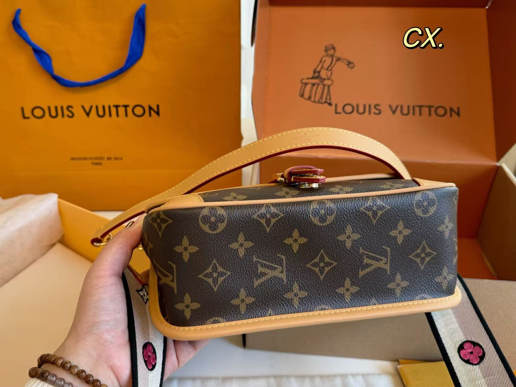 LV Dianeバゲットショルダーバッグ【50％割引+送料無料】