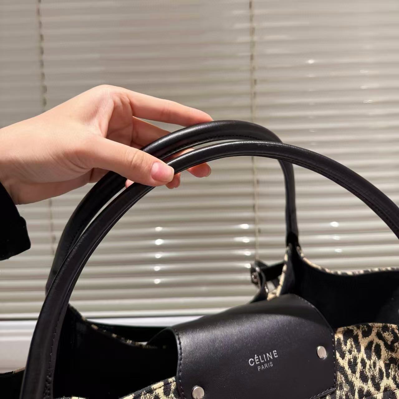 CEL1NE ヒョウ柄トートバッグ【50％割引+送料無料】