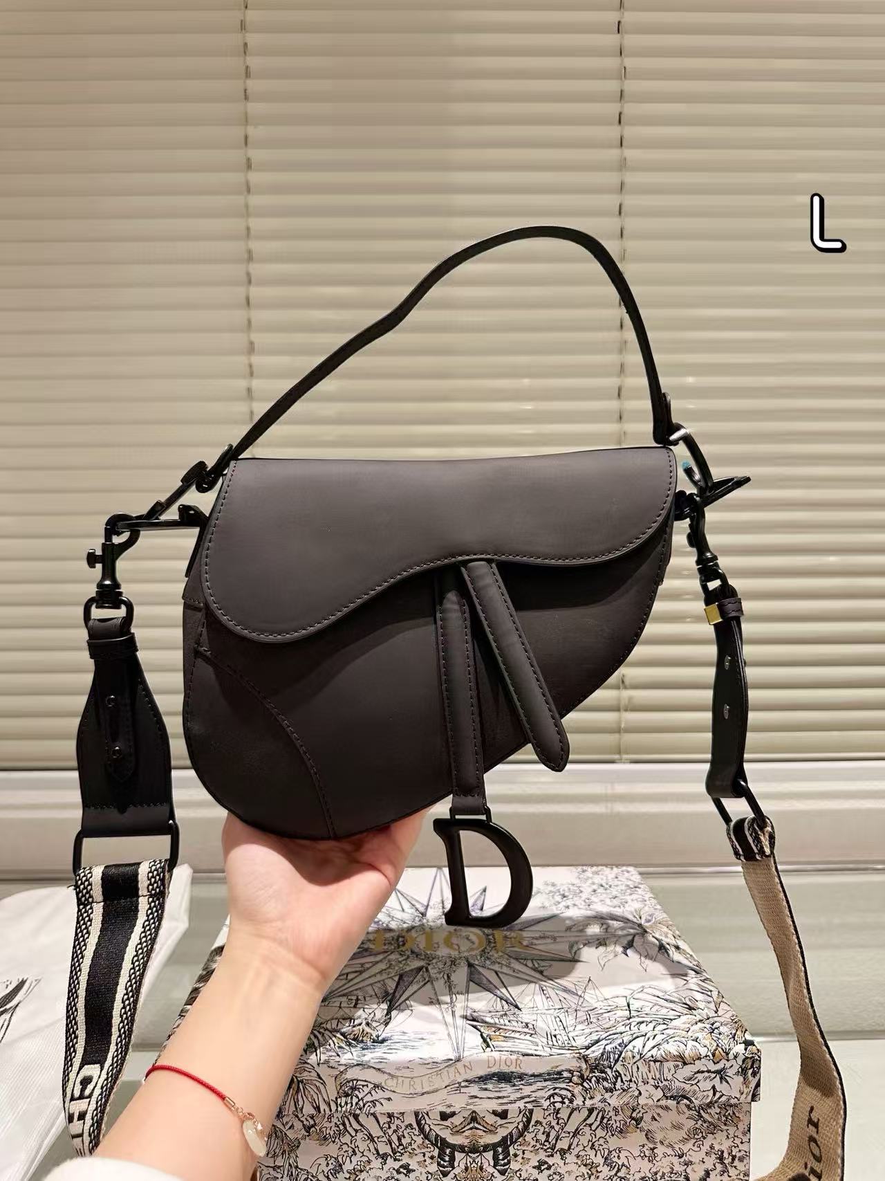 DI0R Saddleサドルバッグ【50％割引+送料無料】