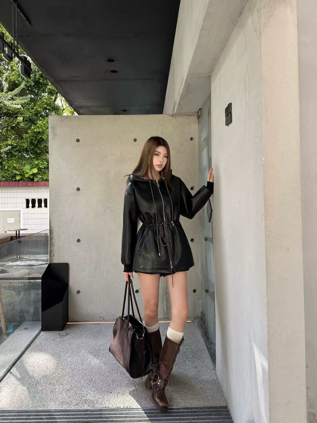 LVフード付きレザーロングコート【50％割引+送料無料】