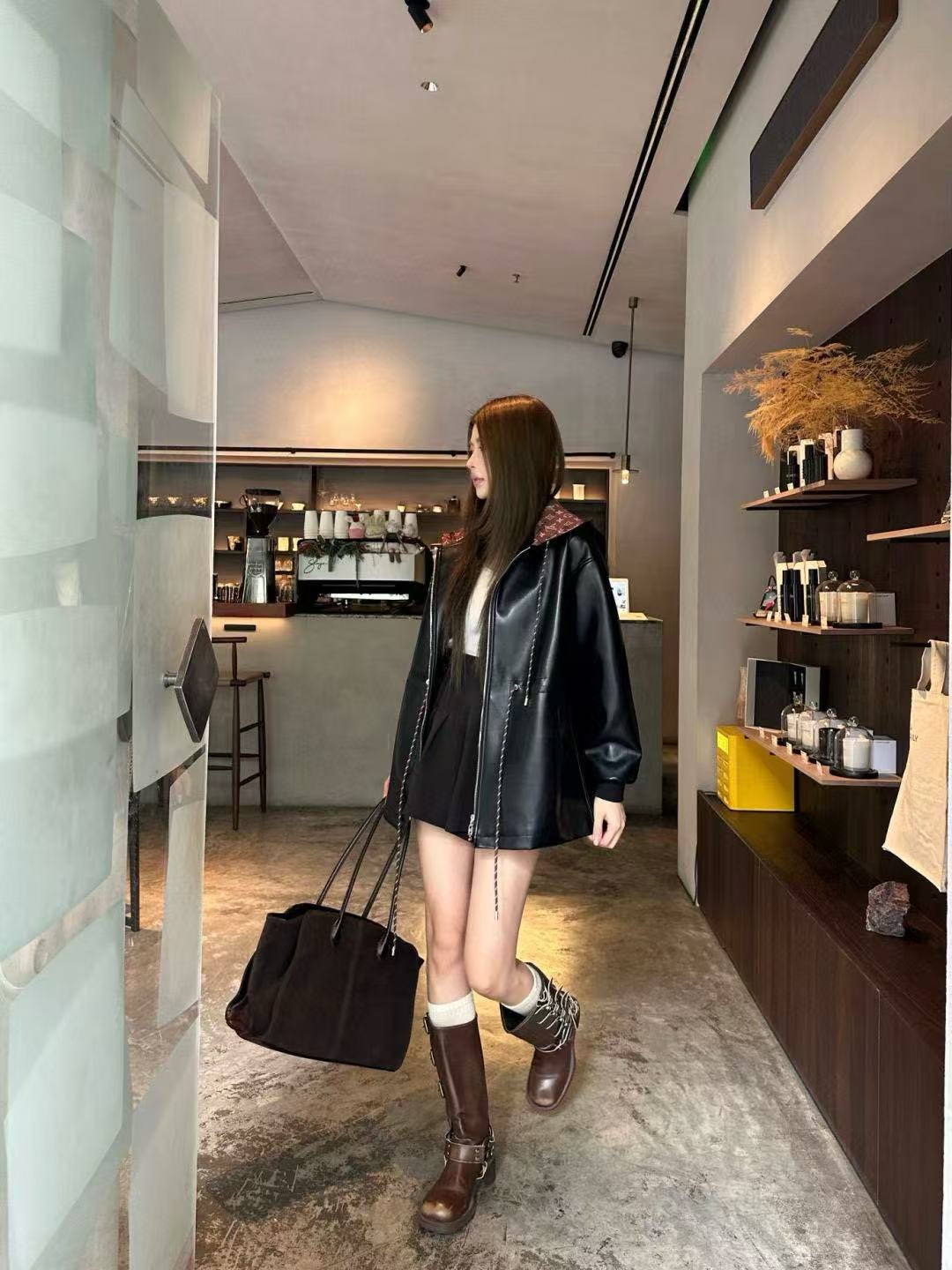 LVフード付きレザーロングコート【50％割引+送料無料】