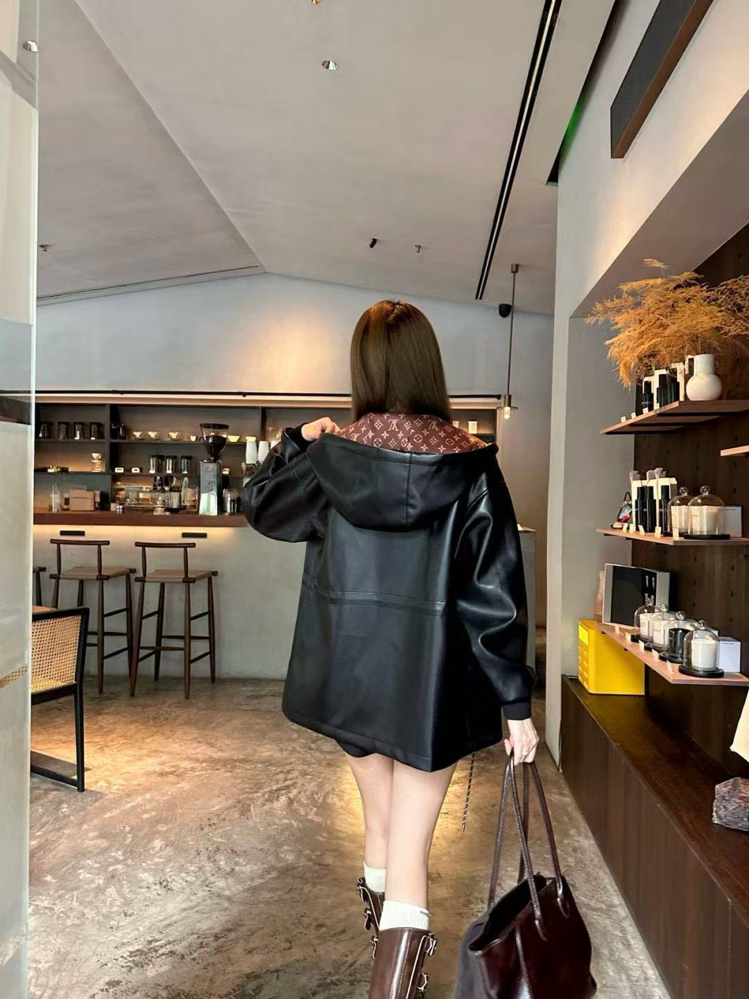 LVフード付きレザーロングコート【50％割引+送料無料】