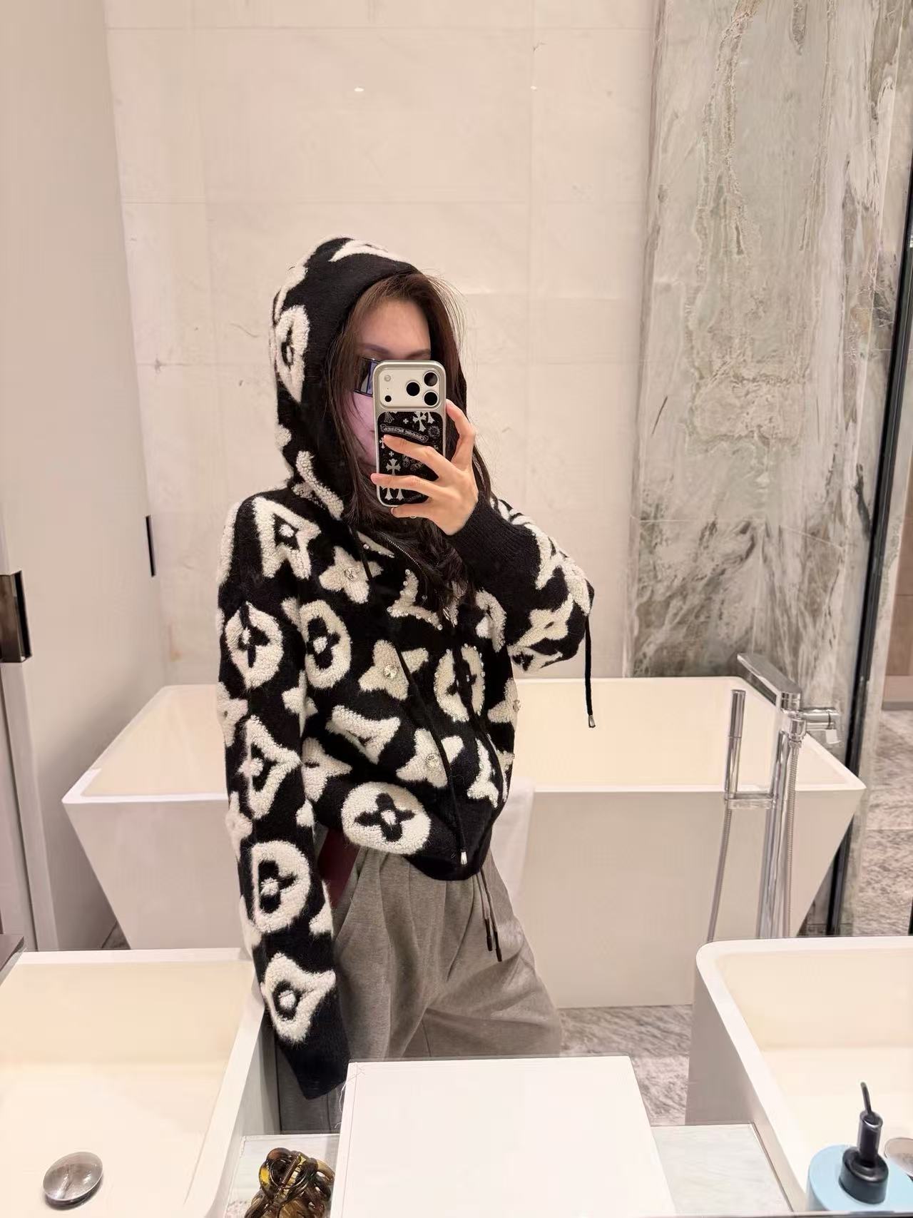 LV四つ葉のクローバーフード付きカーディガン【50％割引+送料無料】