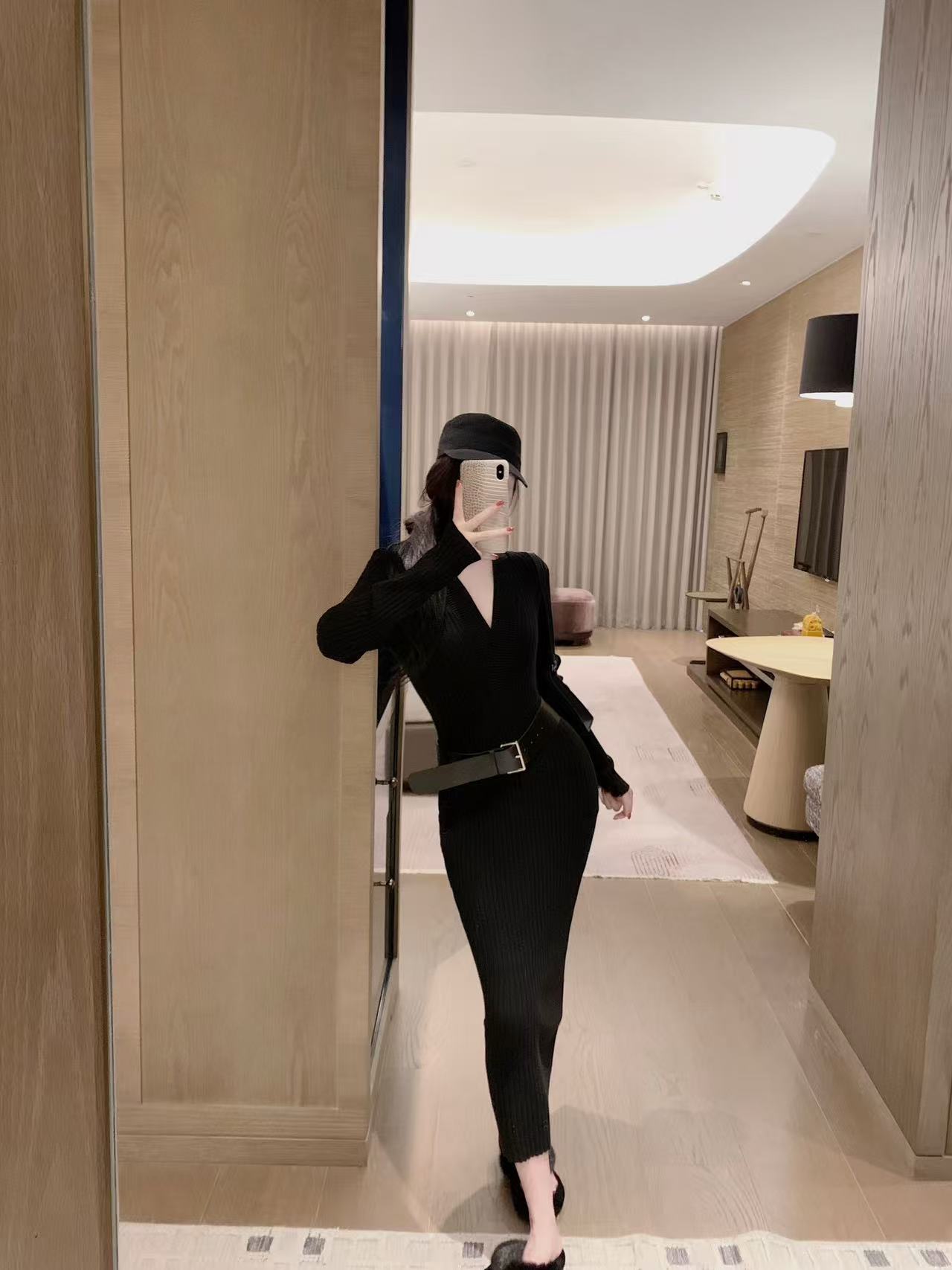 YSLウールVネックフィットドレス【50％割引+送料無料】