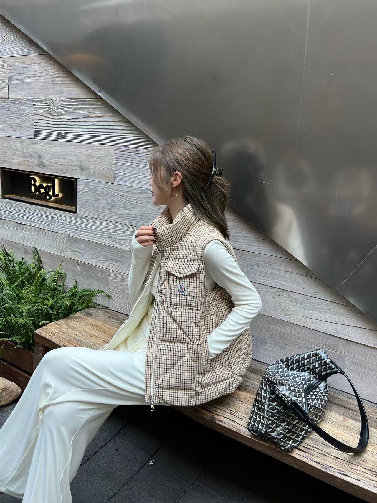 MONCLER千鳥格子柄スタンドカラーダウンベスト【50％割引+送料無料】