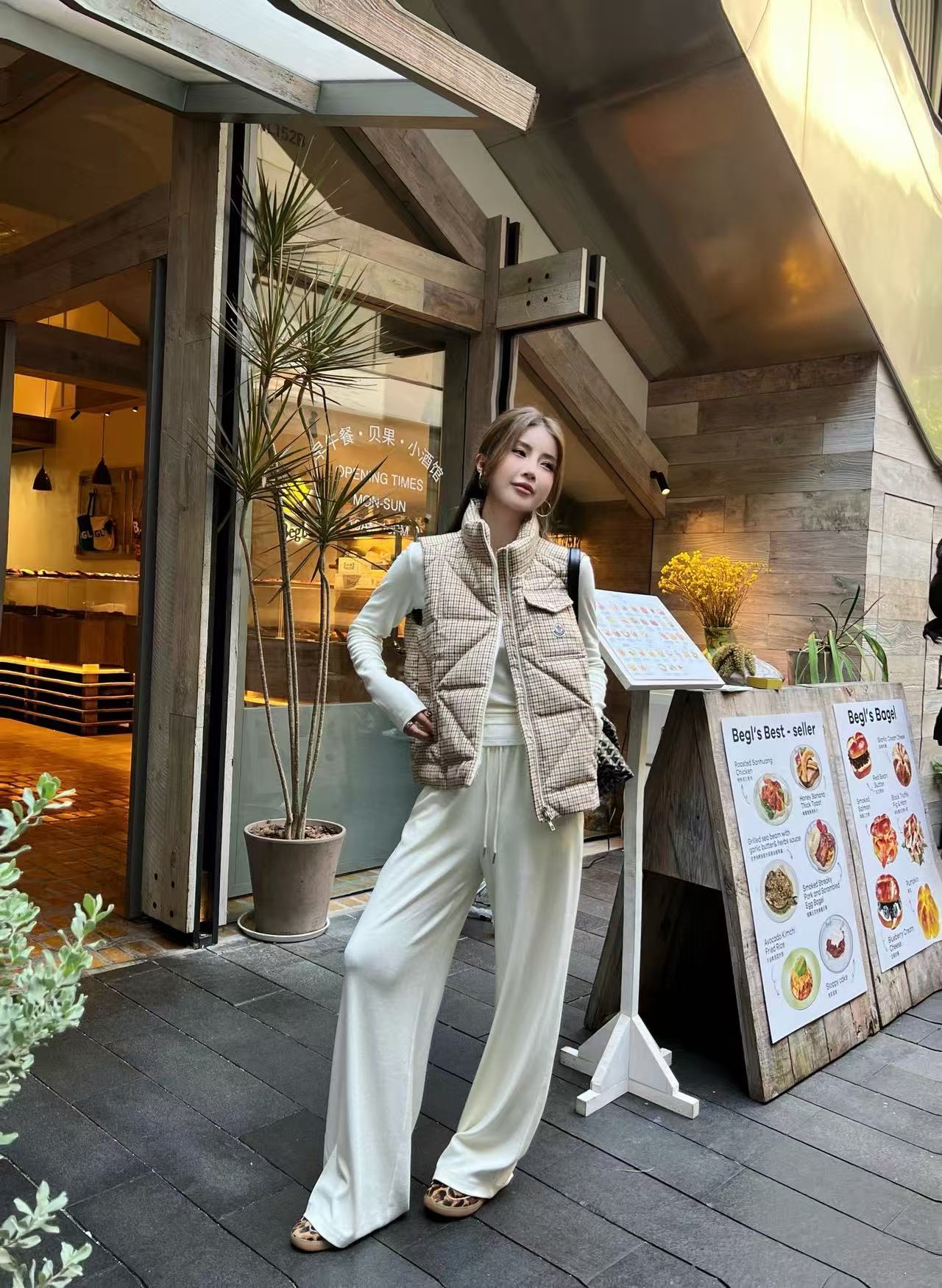 MONCLER千鳥格子柄スタンドカラーダウンベスト【50％割引+送料無料】