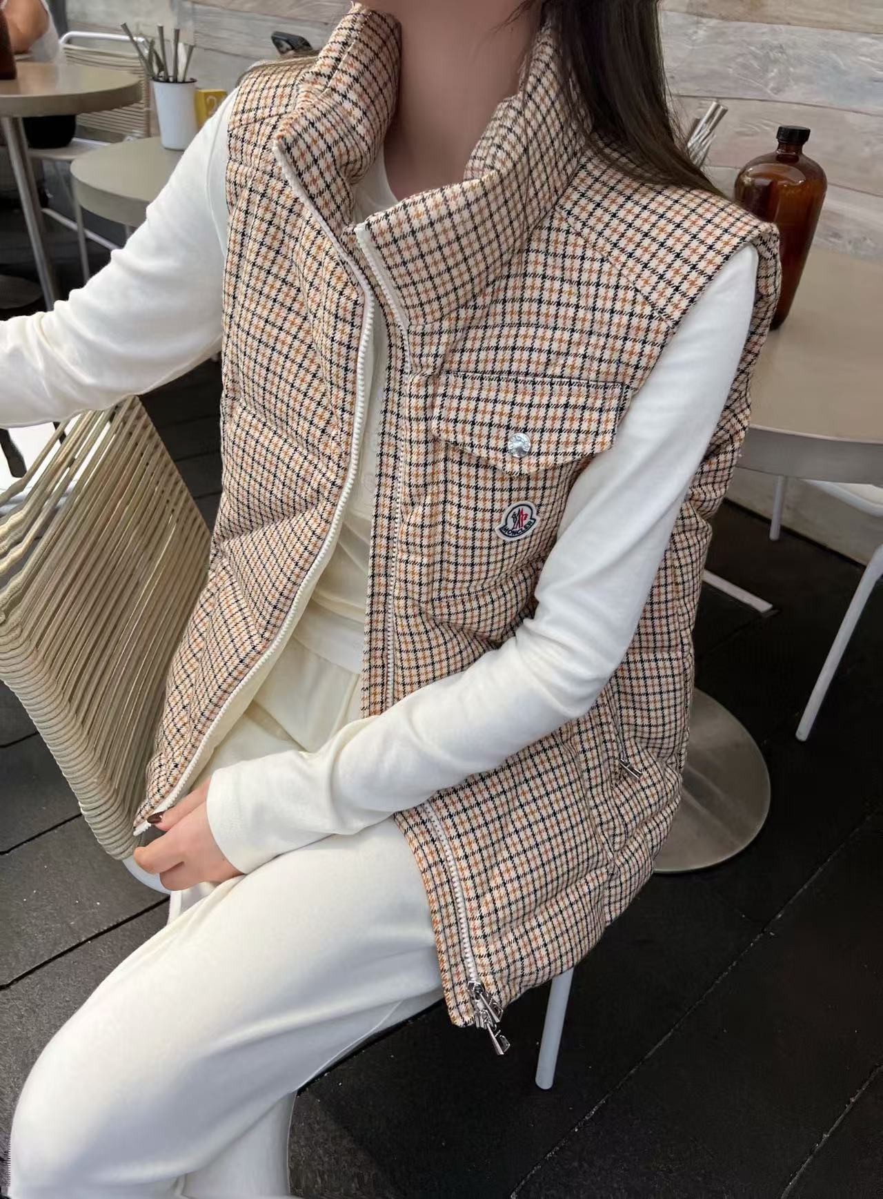 MONCLER千鳥格子柄スタンドカラーダウンベスト【50％割引+送料無料】